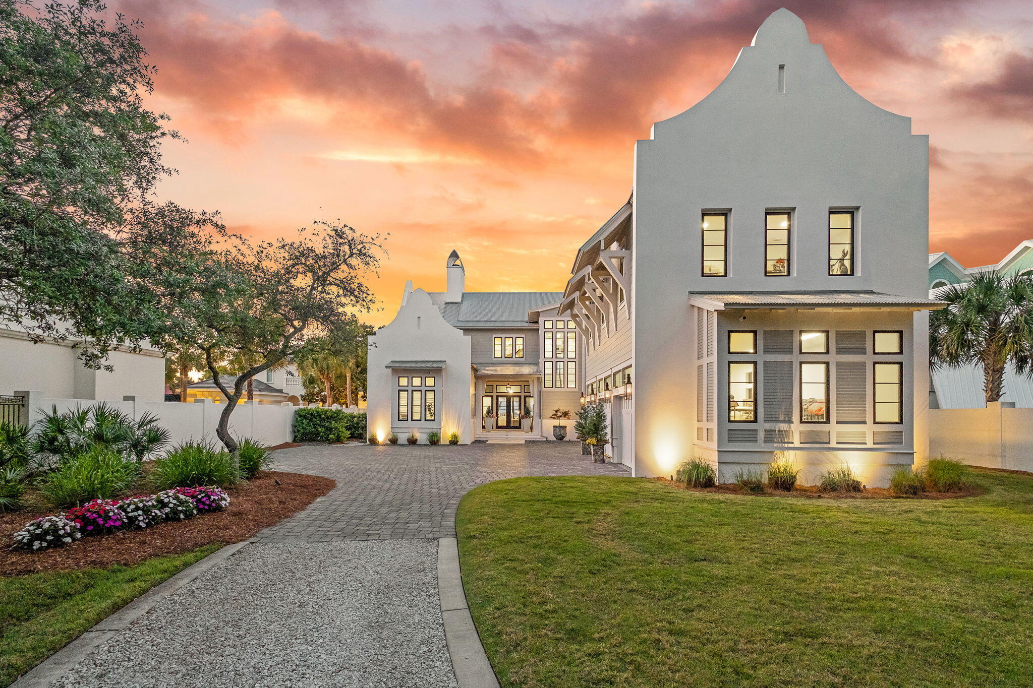 WHISPERING OAKS - Residential