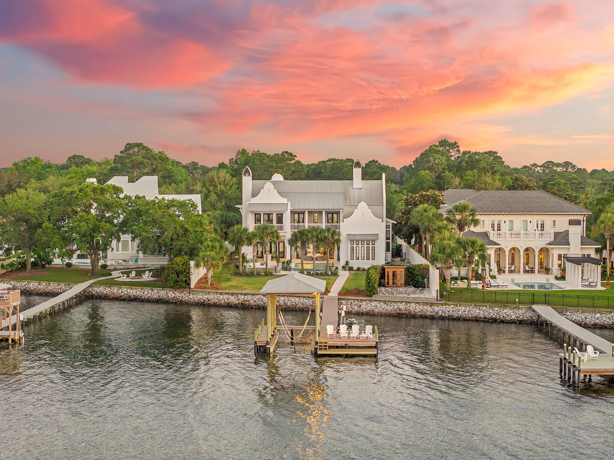 WHISPERING OAKS - Residential