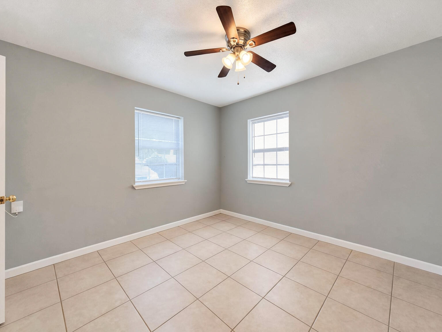 CINCO BAYOU - Residential Lease