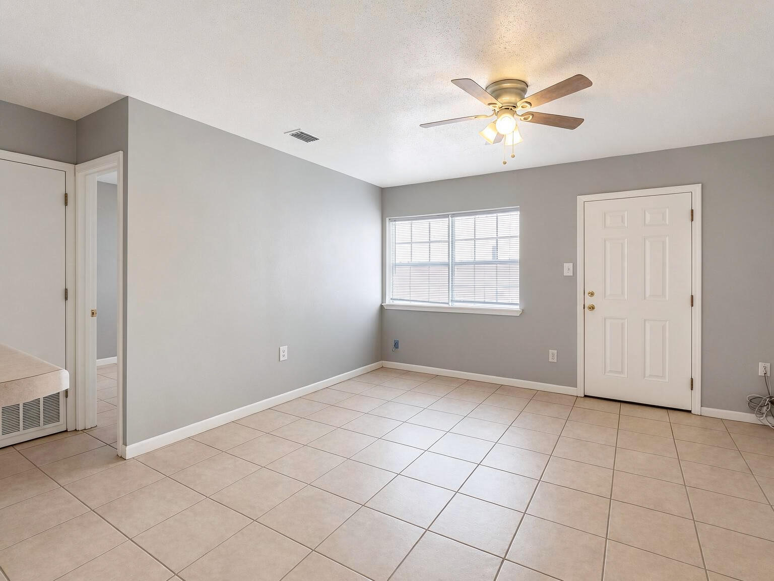 CINCO BAYOU - Residential Lease