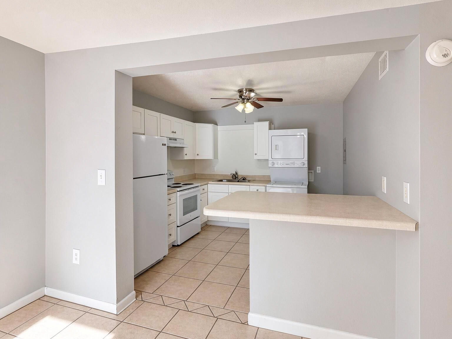 CINCO BAYOU - Residential Lease