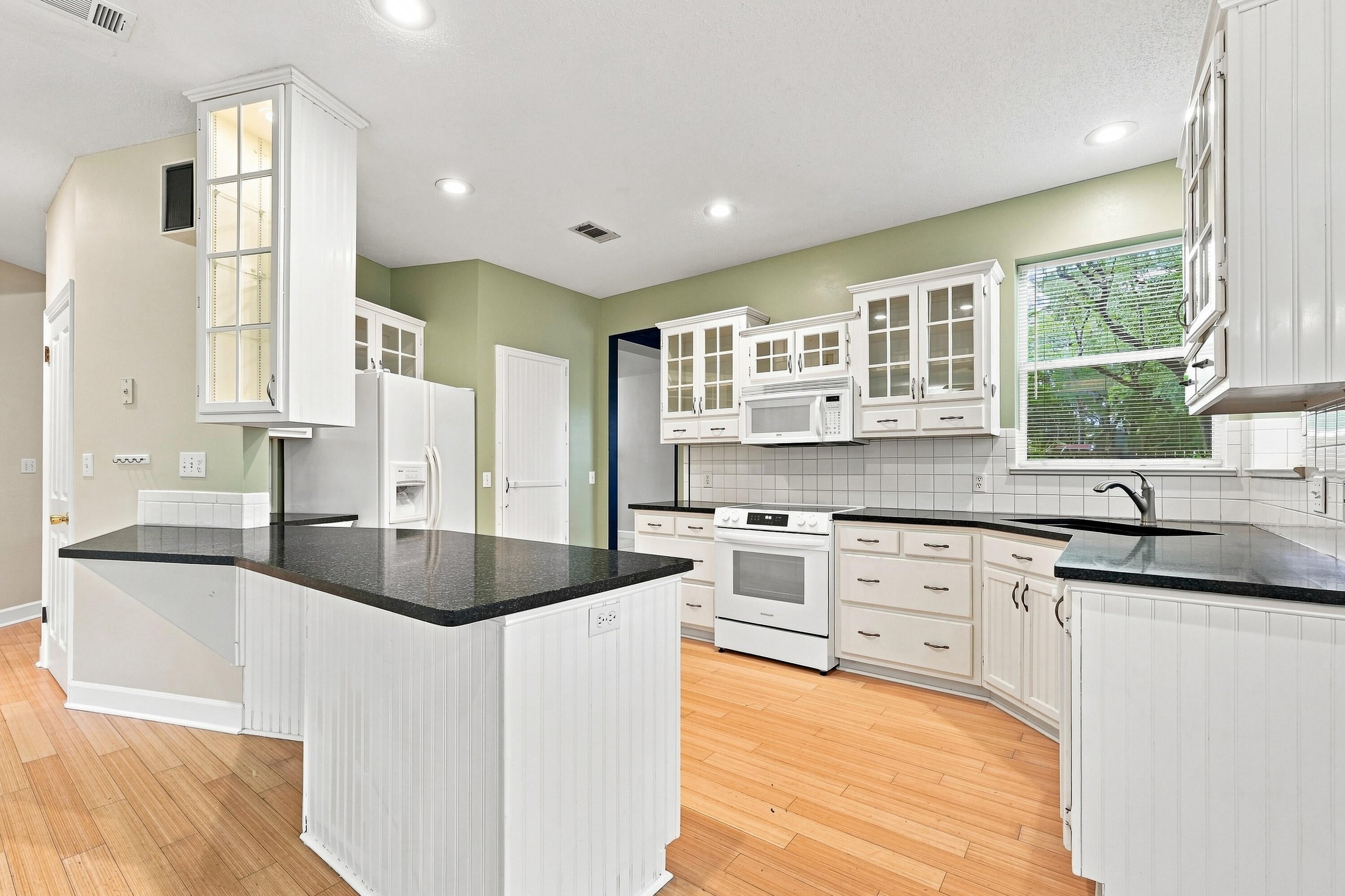 PARKWOOD ESTATES PH 2 BLUEWATER BAY - Residential Lease