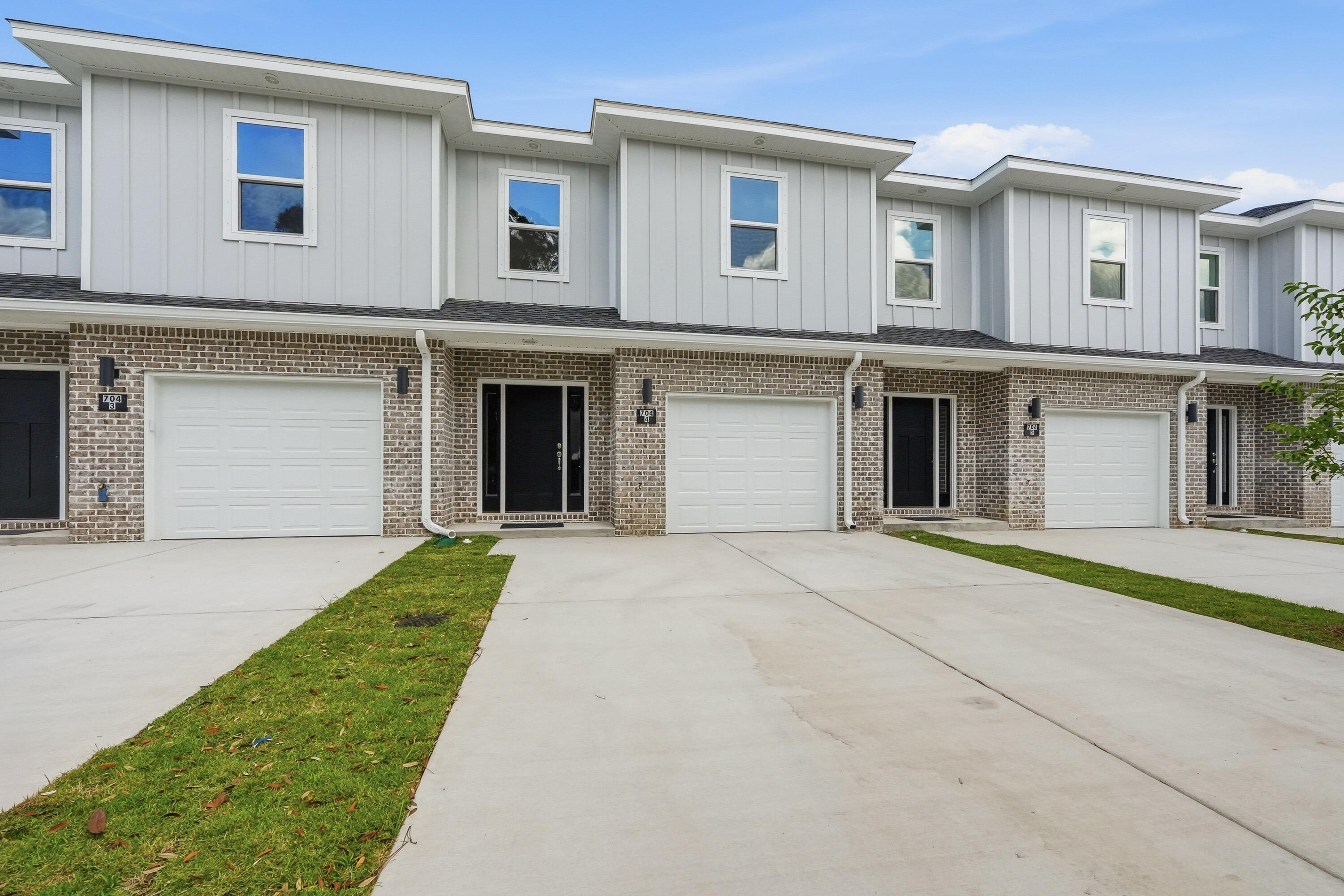 New Construction! INTERIOR UNIT. 4 interior packages! $10K in ANYWAY MONEY! 2-10 Builder Warranty, Termite Bond. Luxury Vinyl Plank throughout. Upstairs enjoys 4 bedrooms, 1 full guest bath, 1 on-suite bath for primary, & laundry room. Downstairs foyer leads to ½ bath, kitchen w/ breakfast peninsula & Stainless Appliances to include side by side refrigerator, Self-Cleaning Convection Stove, built-in microwave/range hood & dishwasher. Kitchen has quartz counters & tiled backsplash for modern vibes. Kitchen opens to the living & dining room. Elevated lighting & mirrors finish off the home. Back door leads to privately fenced backyard with a gate which opens to a water retention area brilliantly used as an unofficial dog park for owners. Apoxy Sealed Garage Flooring for a final touch