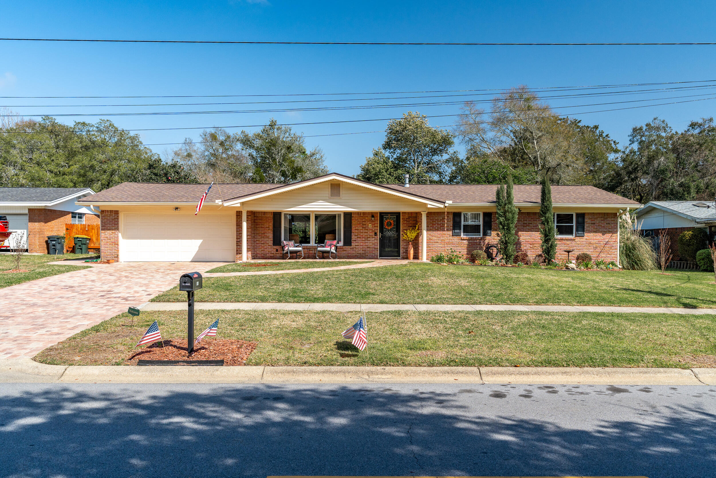 COUNTRY CLUB EST 1ST - Residential