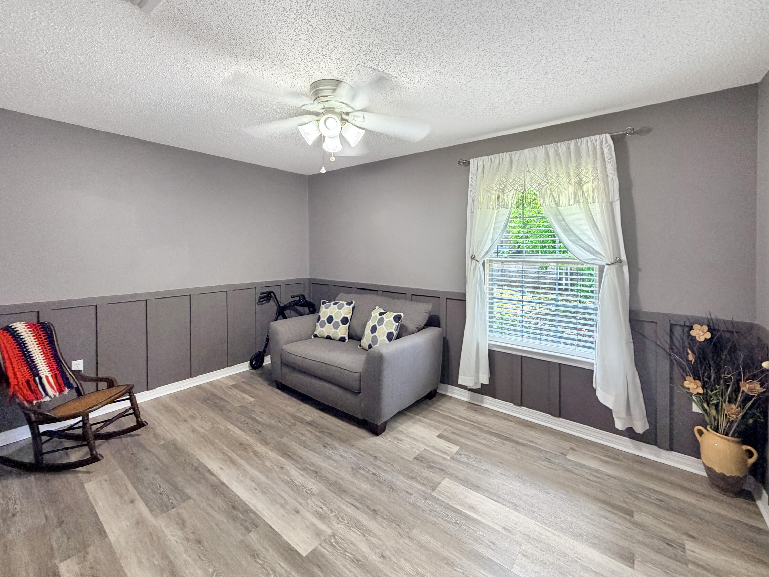 IRON GATE S/D PH I LOT 11 BLK A - Residential
