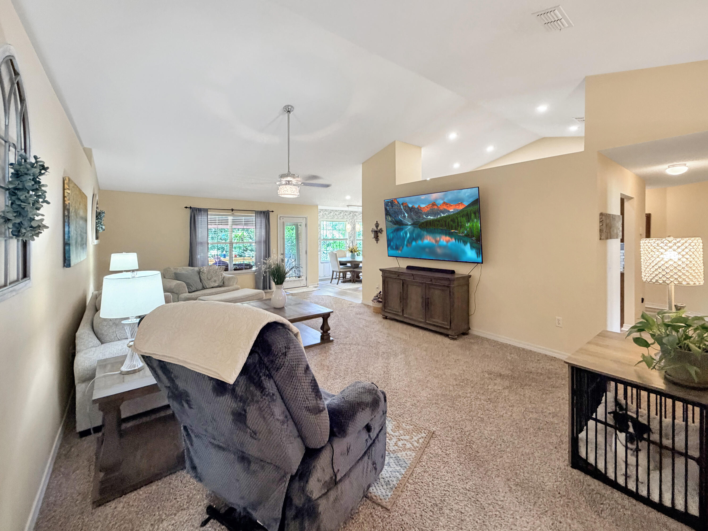 IRON GATE S/D PH I LOT 11 BLK A - Residential