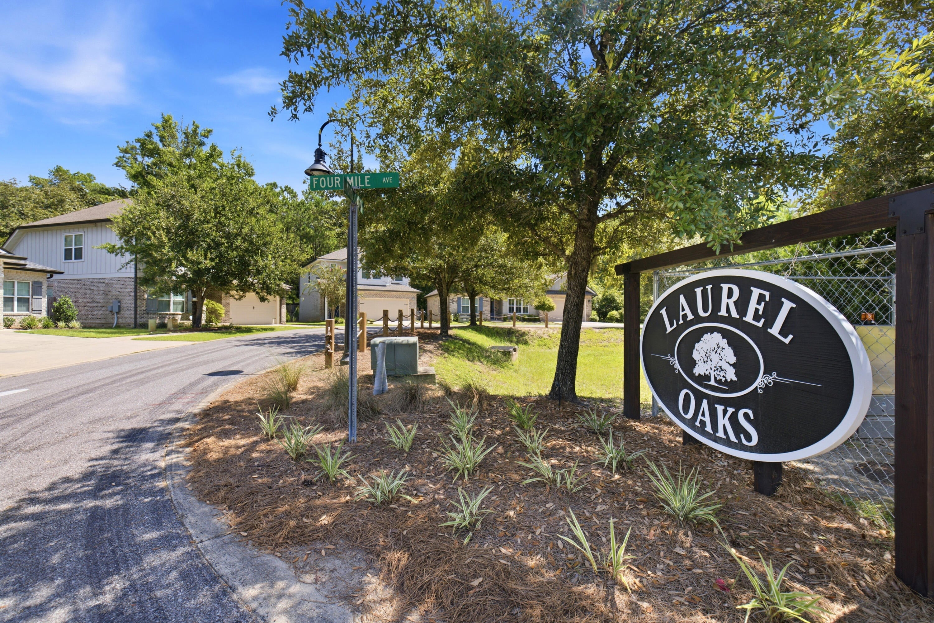 LAUREL OAKS S/D - Residential