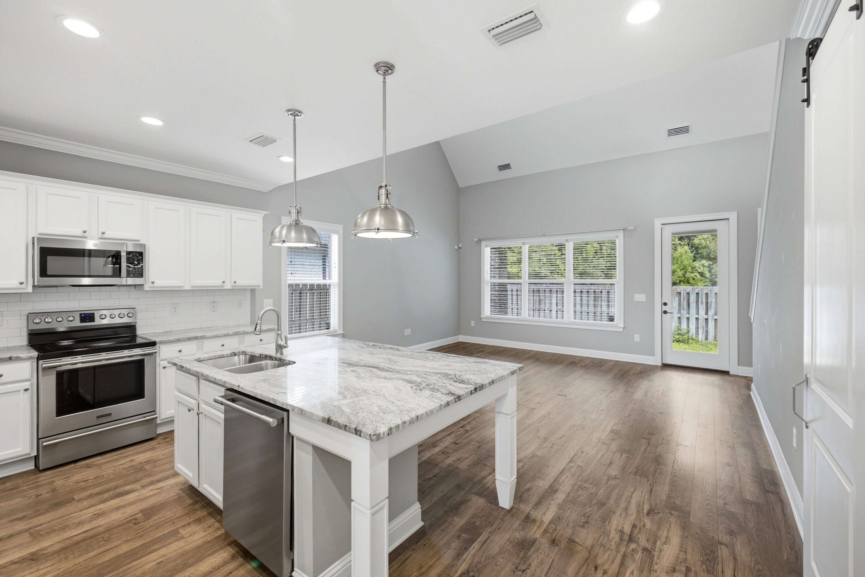 LAUREL OAKS S/D - Residential