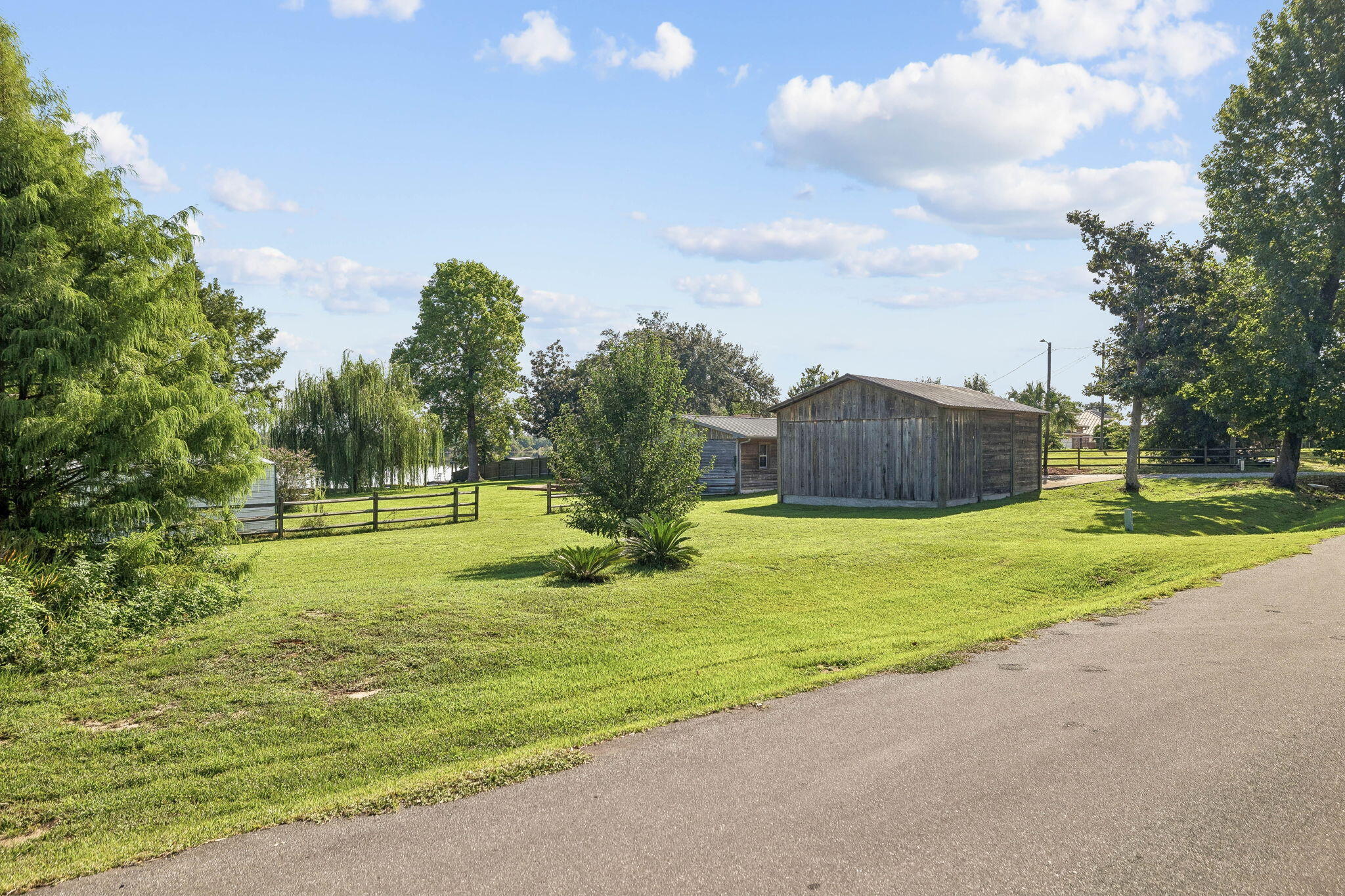 NO RECORDED SUBDIVISION - Residential
