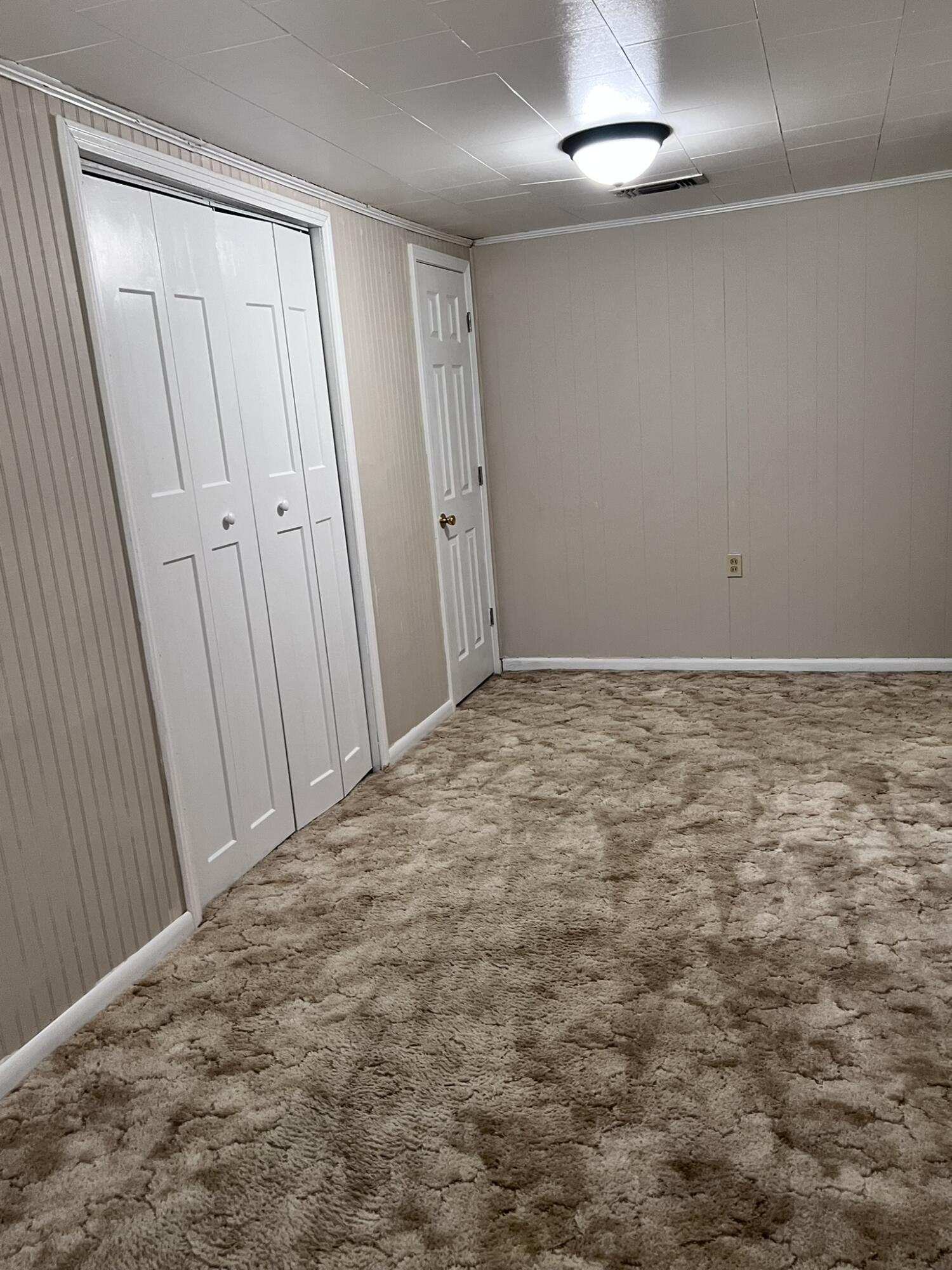 METES & BOUNDS - Residential Lease