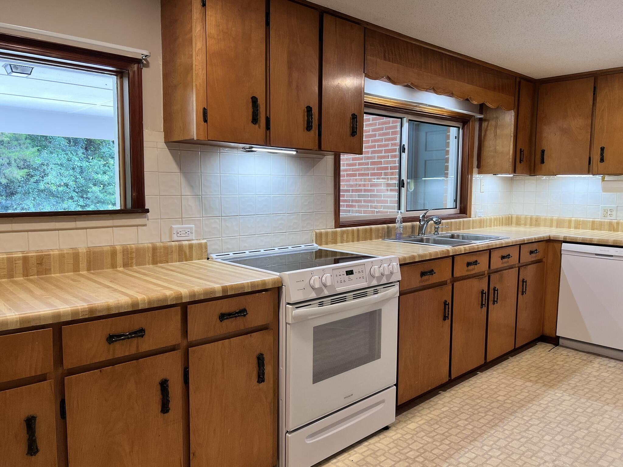 METES & BOUNDS - Residential Lease