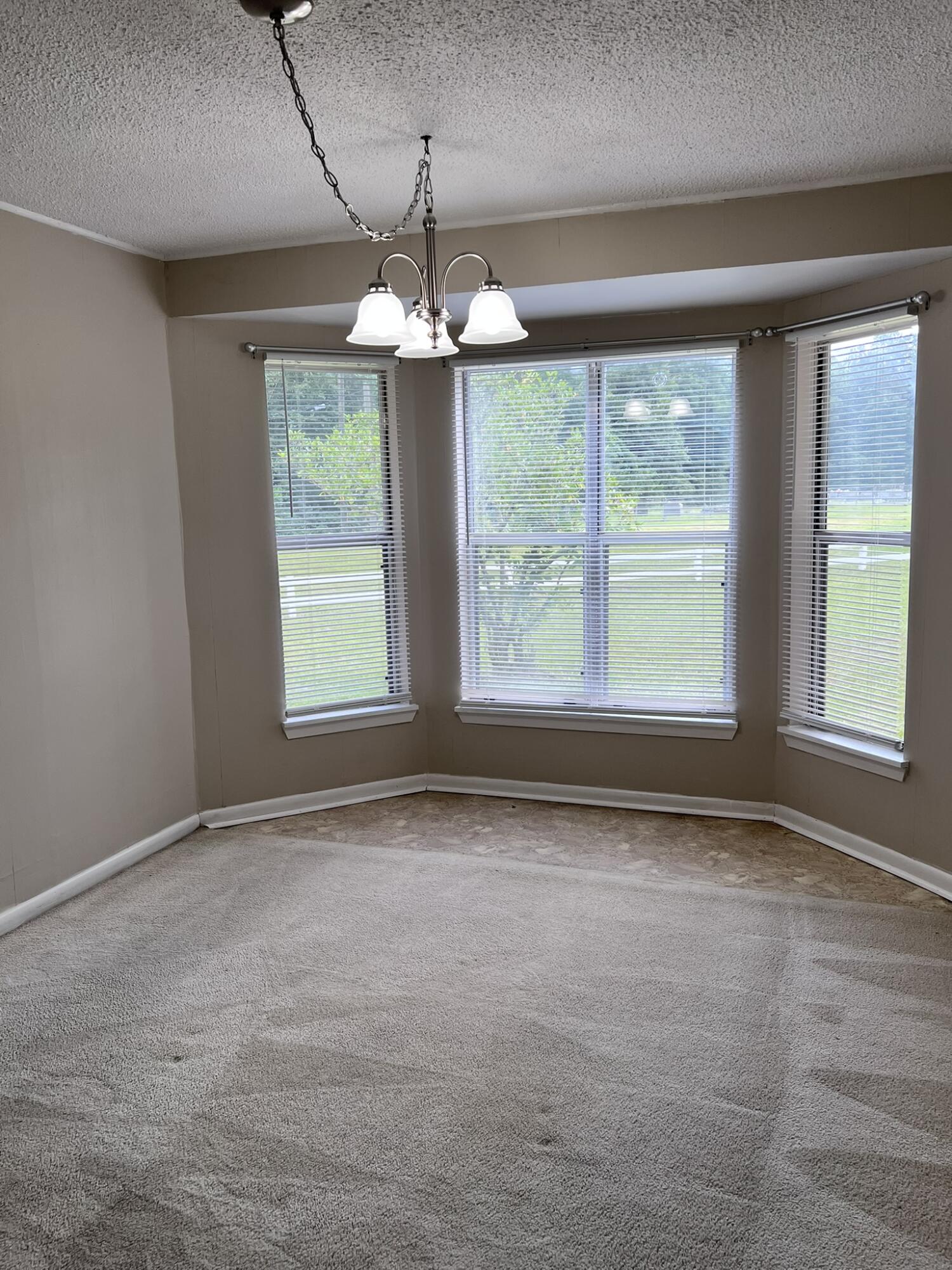 METES & BOUNDS - Residential Lease