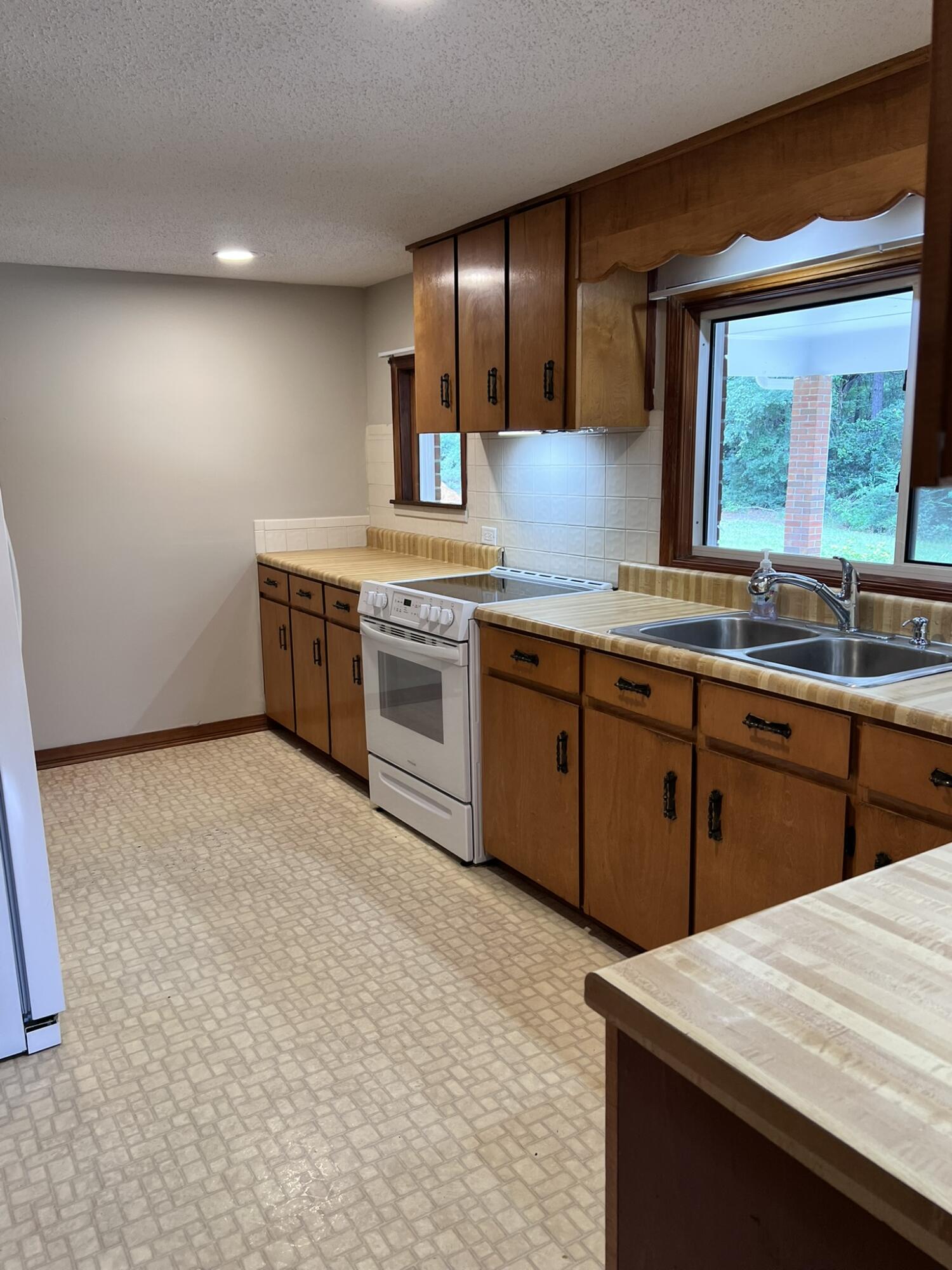 METES & BOUNDS - Residential Lease