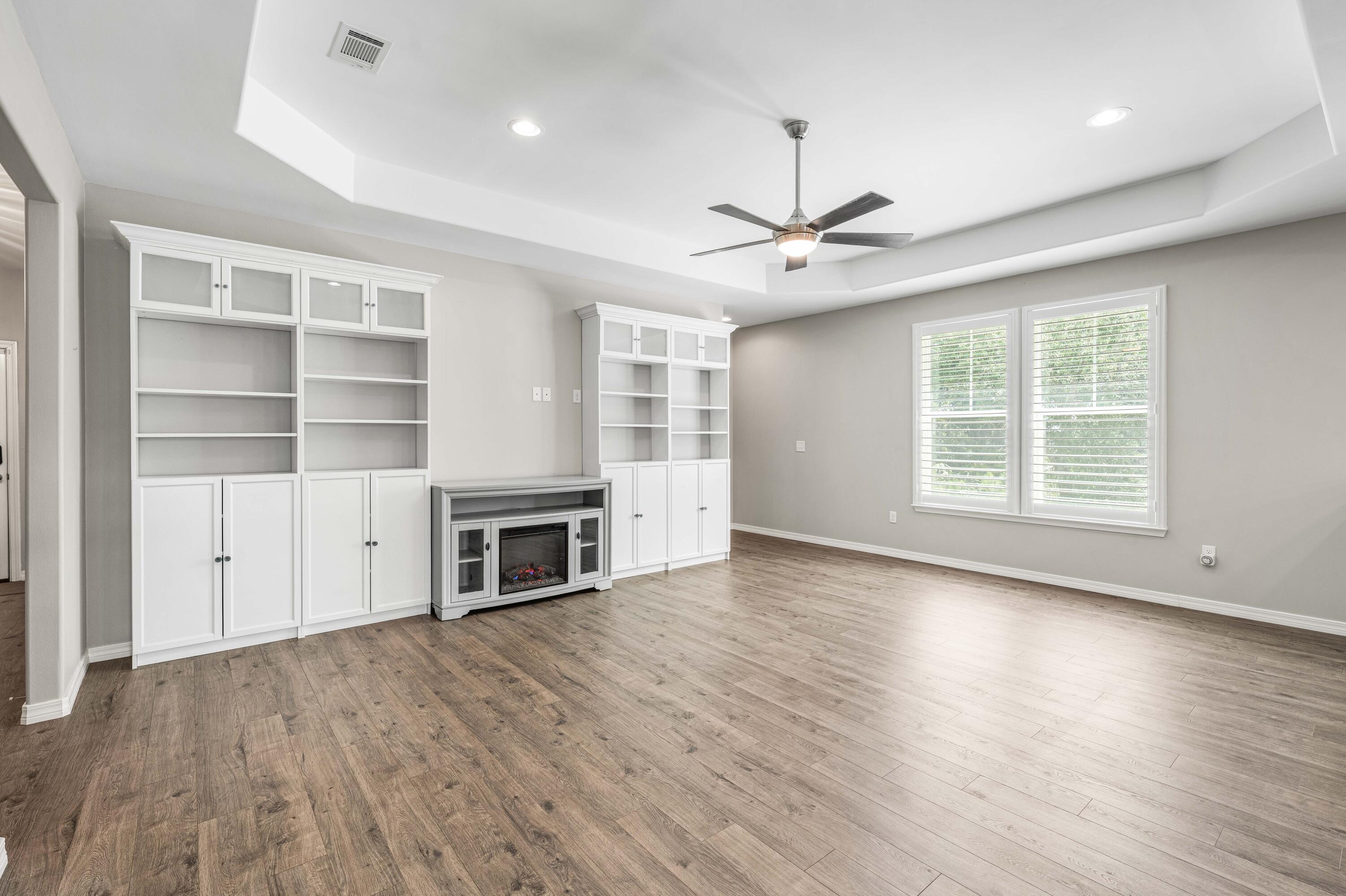 PELICAN BAY S/D - Residential