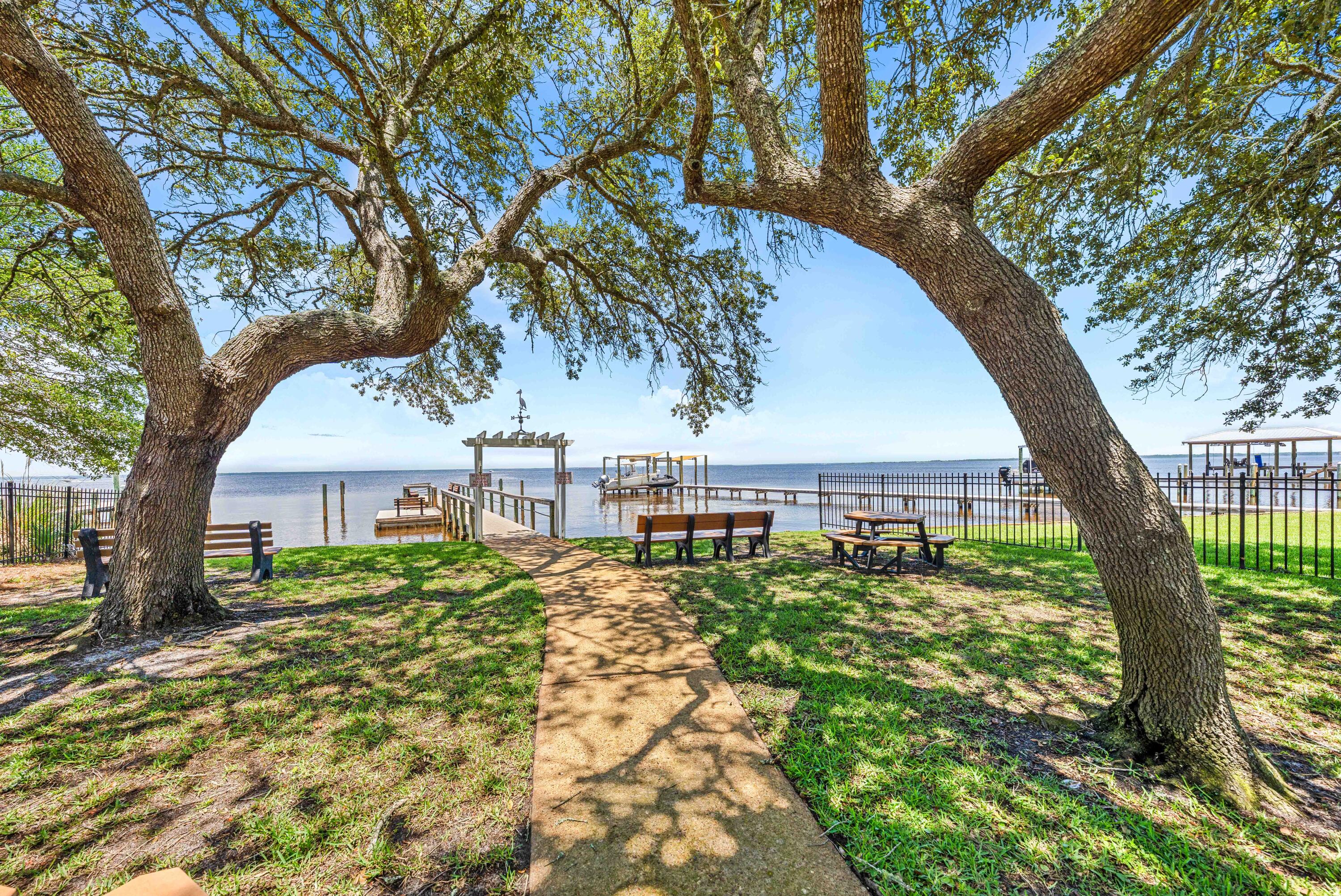 PELICAN BAY S/D - Residential