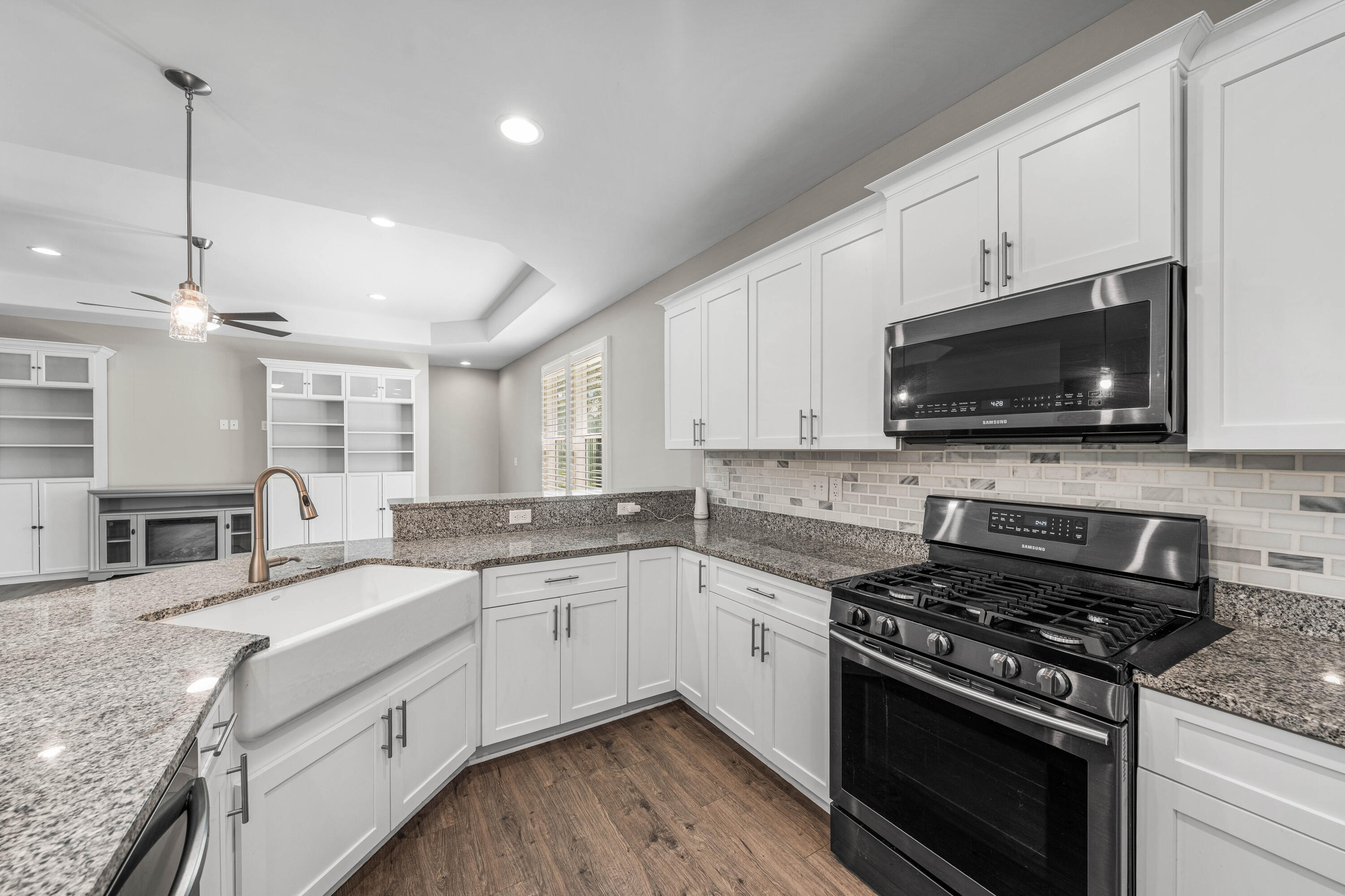 PELICAN BAY S/D - Residential