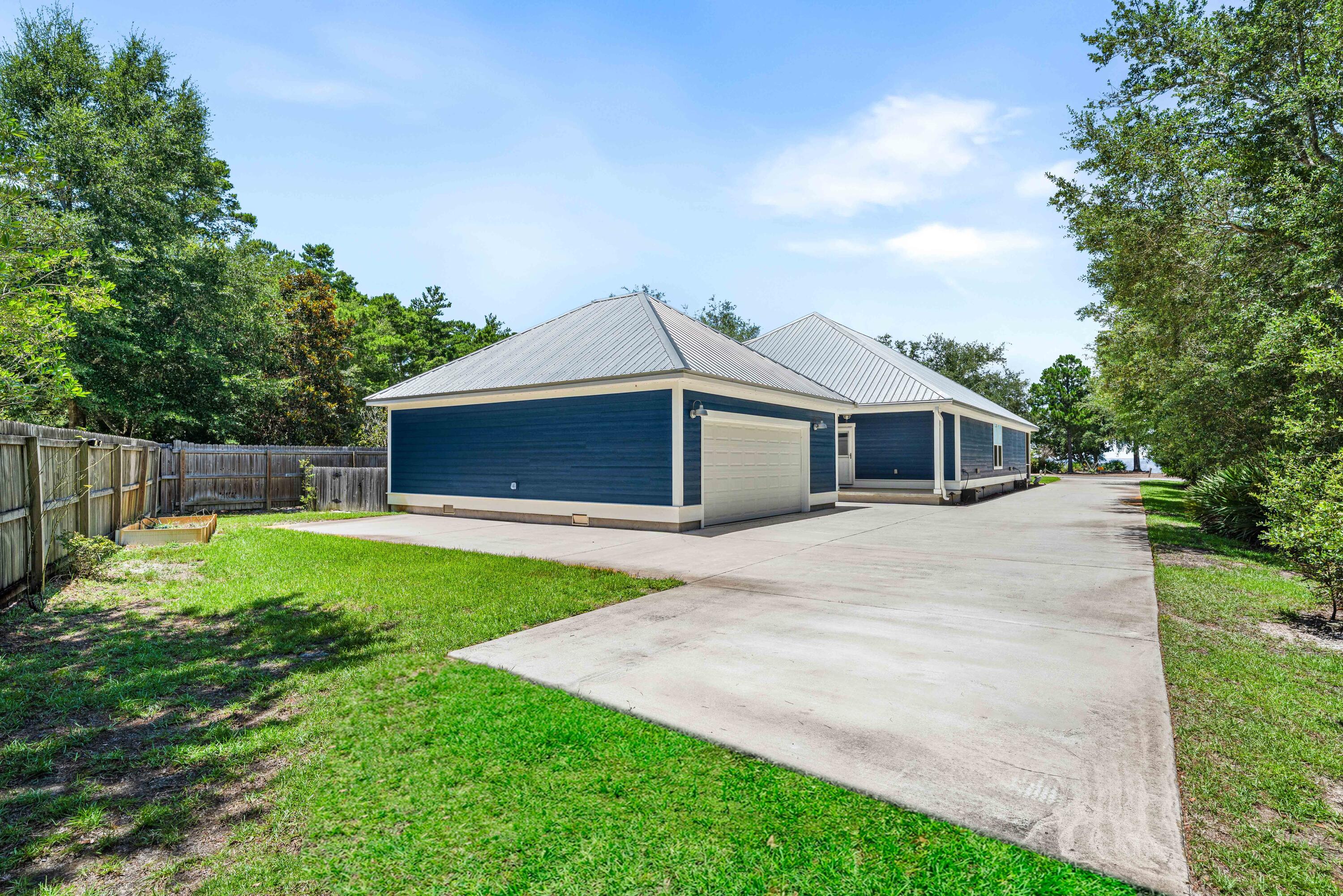 PELICAN BAY S/D - Residential