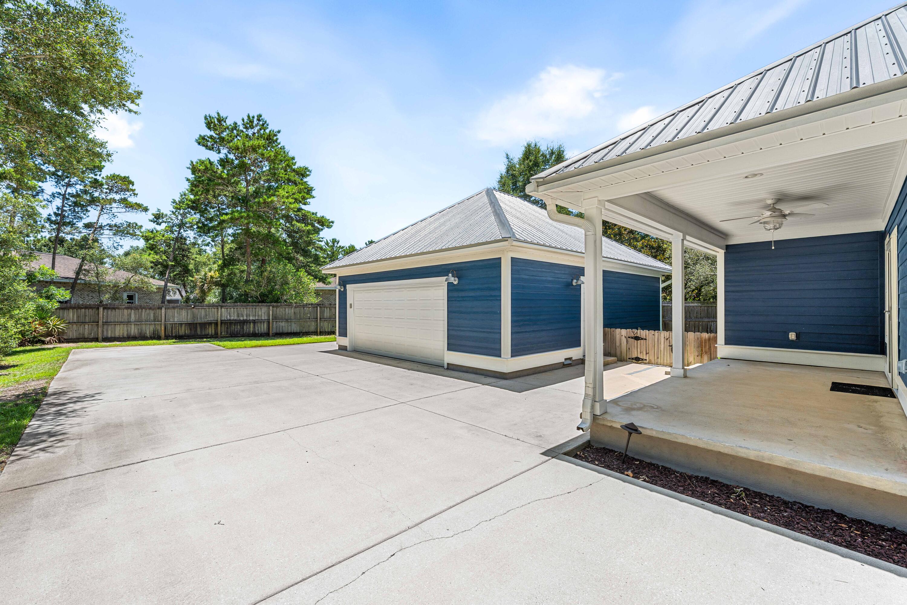 PELICAN BAY S/D - Residential