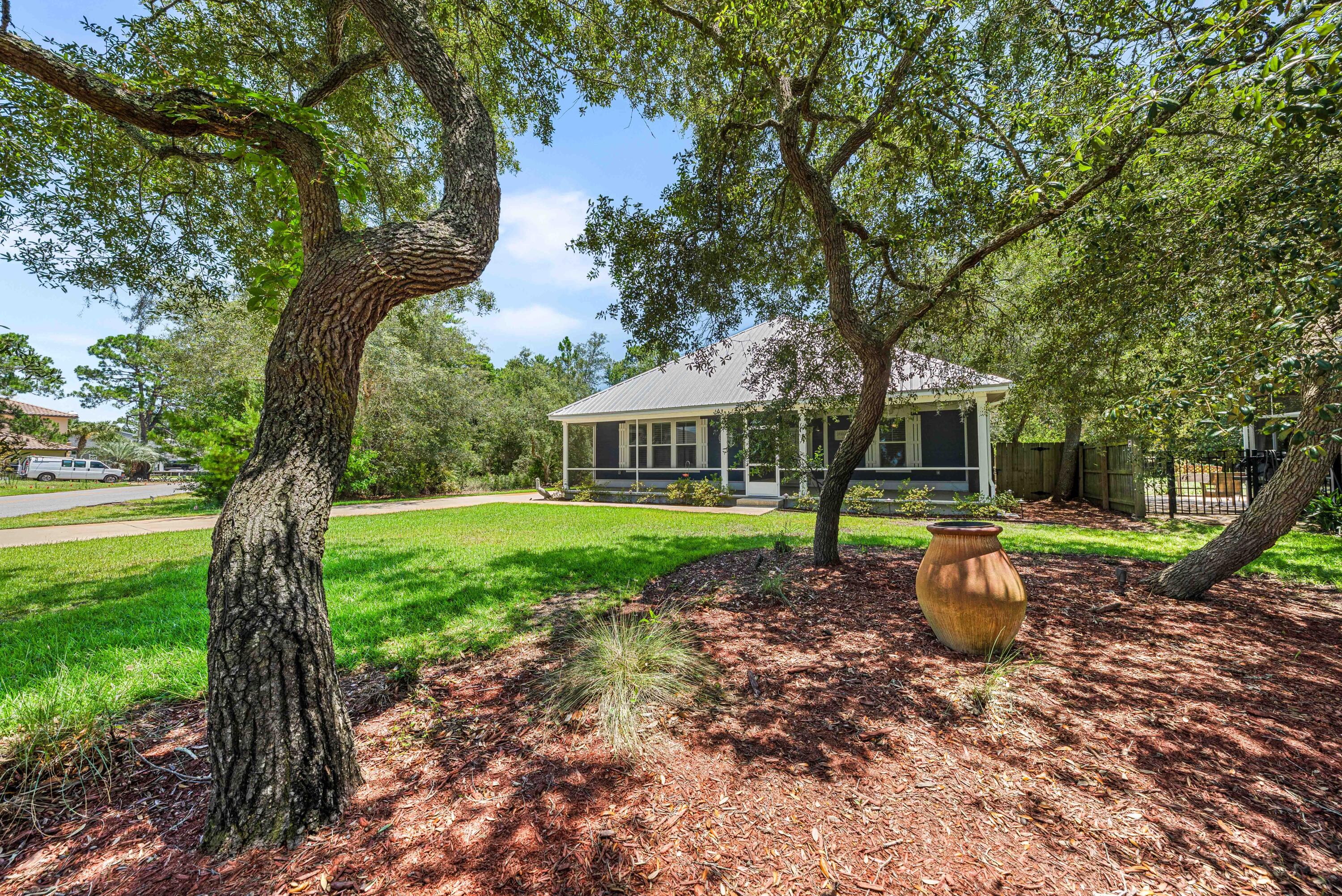 PELICAN BAY S/D - Residential