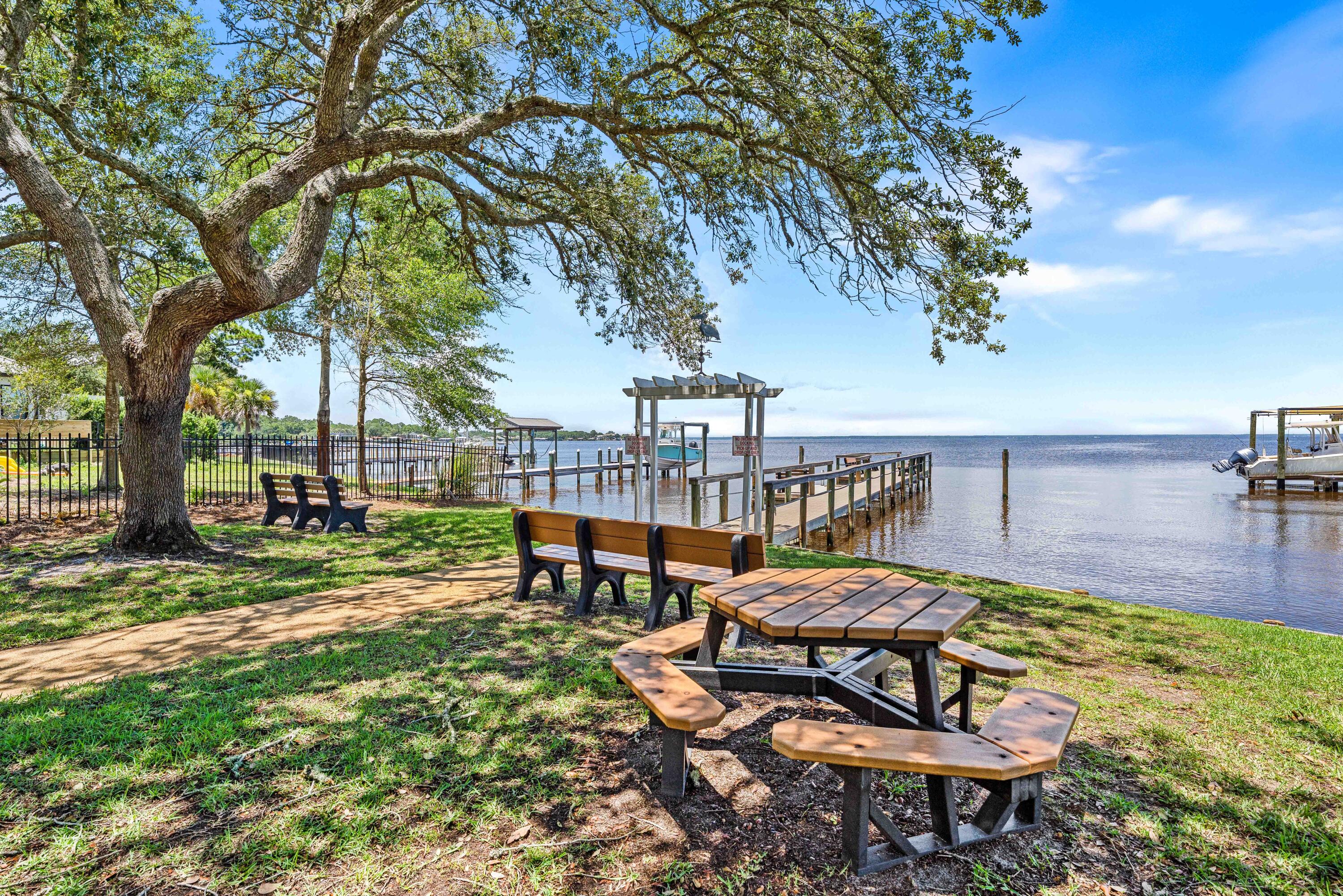 PELICAN BAY S/D - Residential