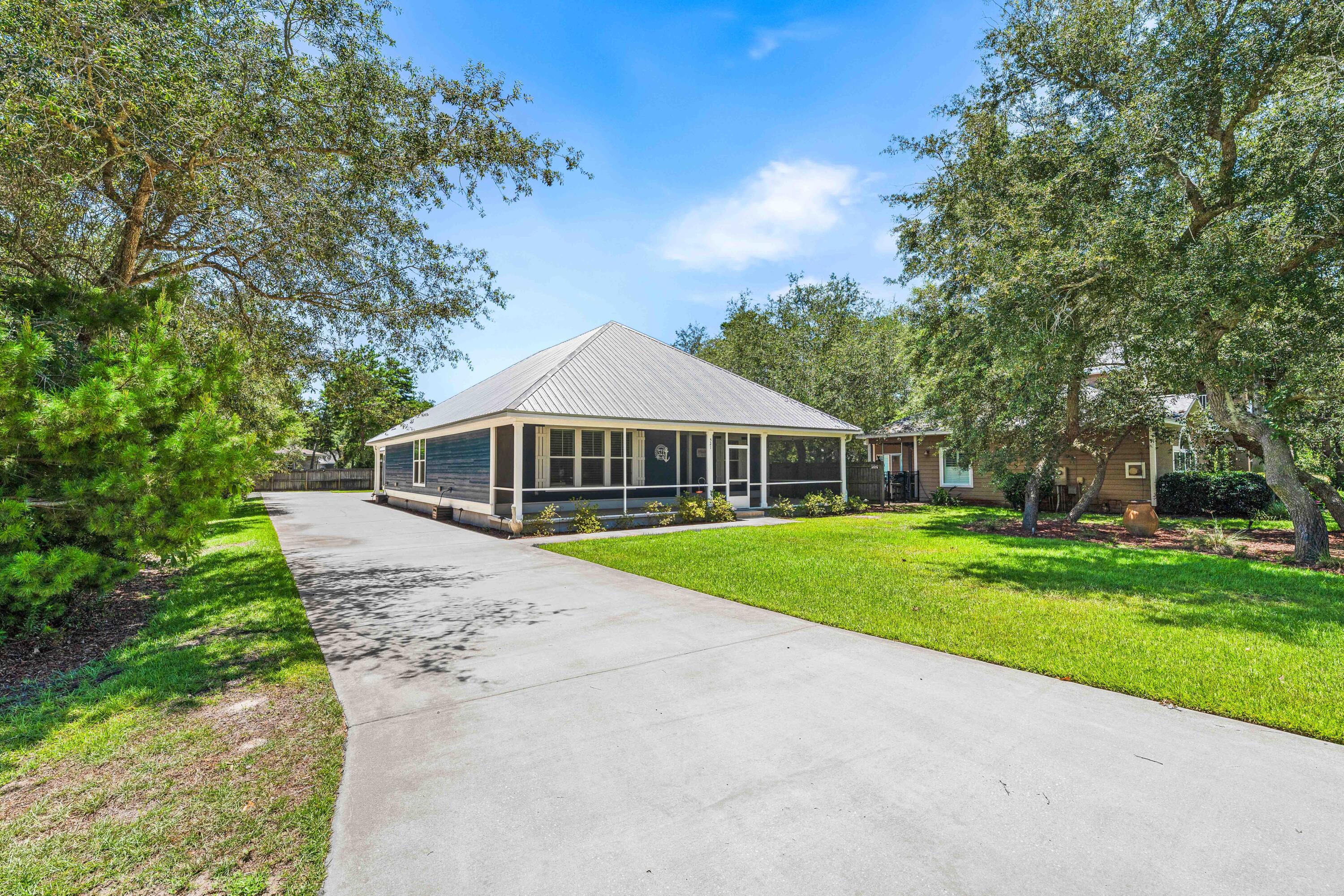 PELICAN BAY S/D - Residential