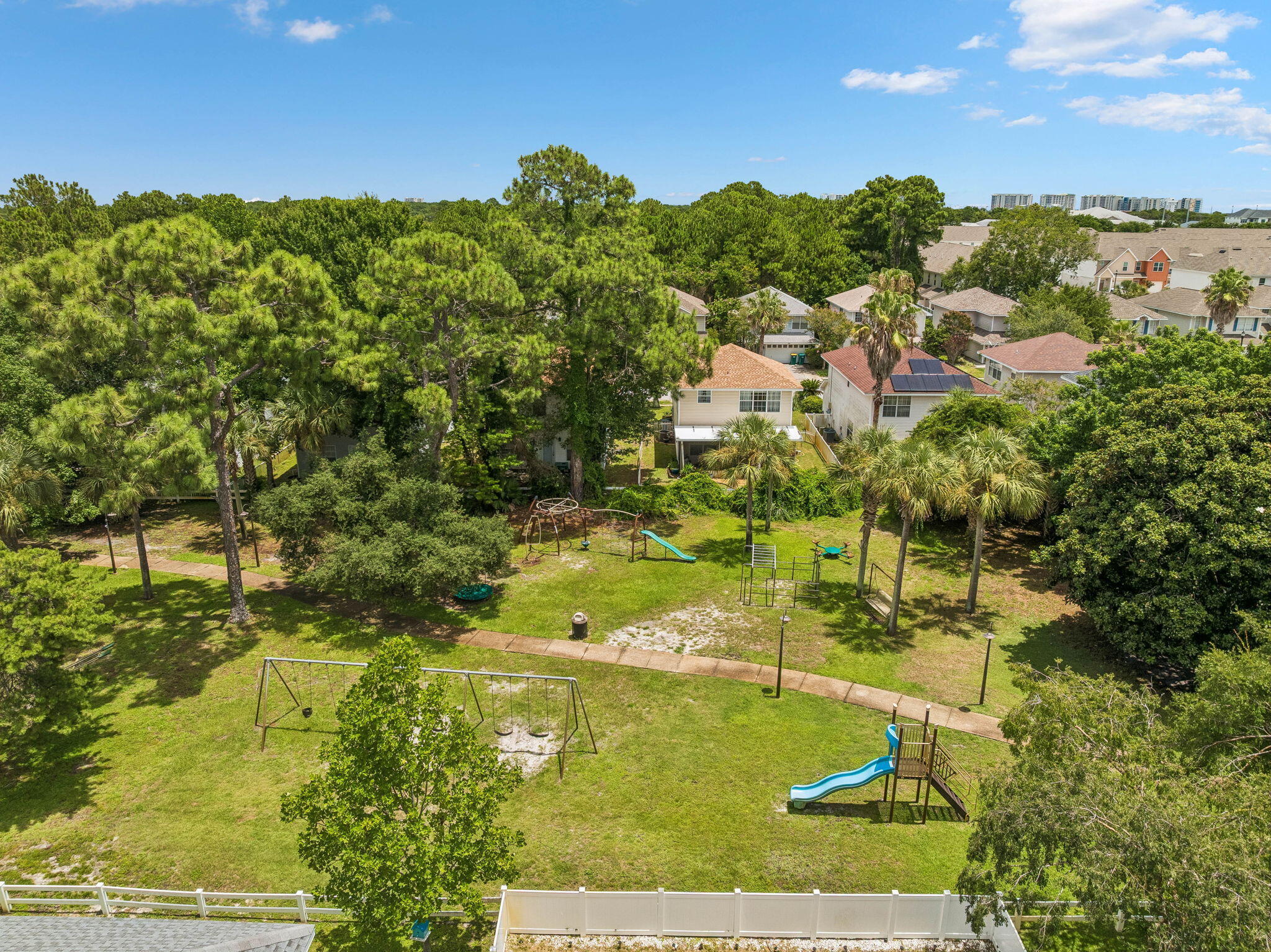 TWIN LAKES ESTATES - Residential