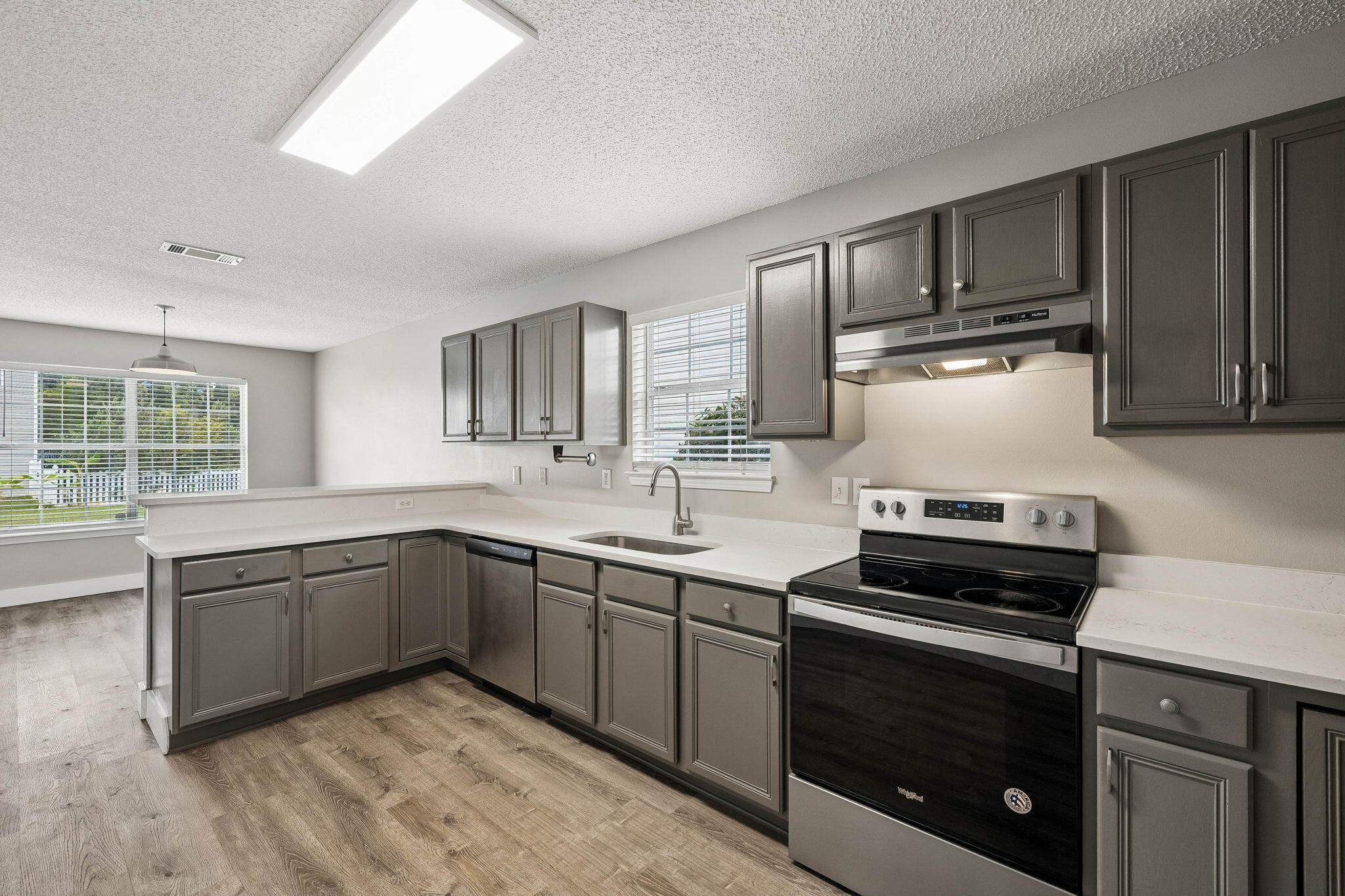 TWIN LAKES ESTATES - Residential