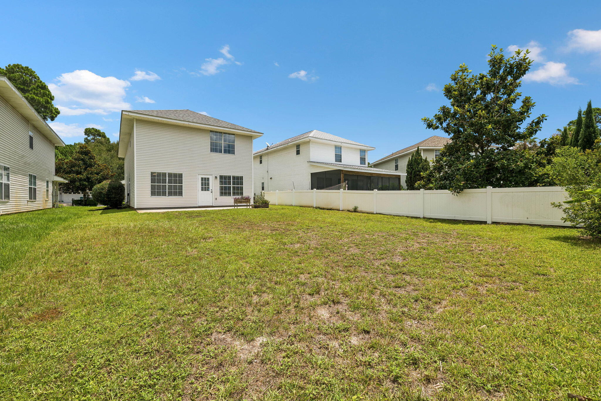 TWIN LAKES ESTATES - Residential