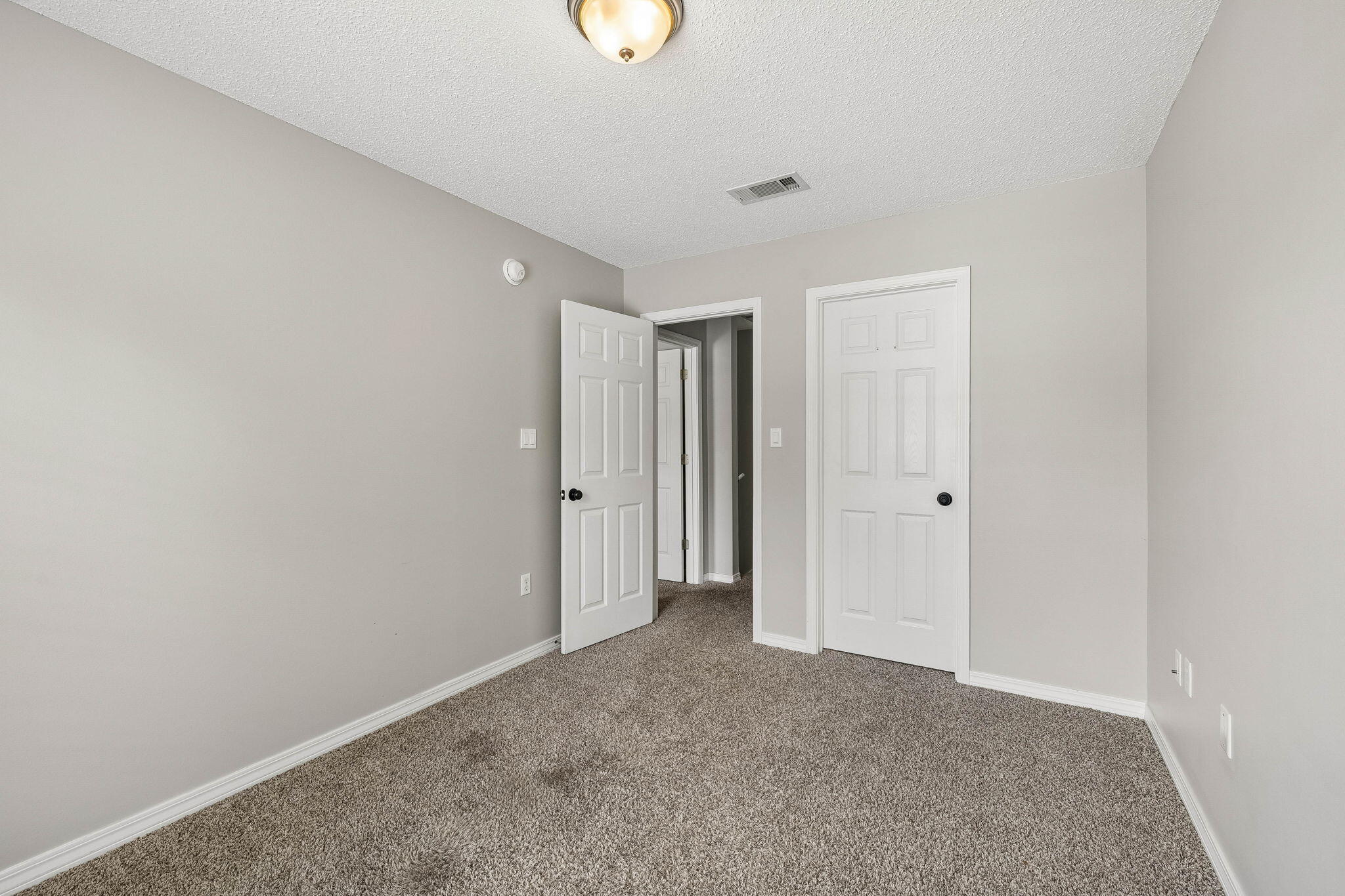 TWIN LAKES ESTATES - Residential