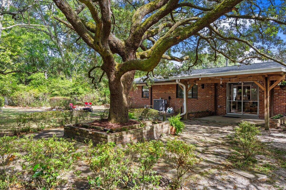 ELLIOTTS POINT 10TH ADDN - Residential