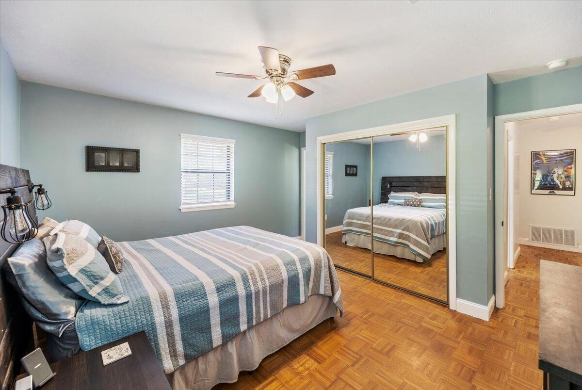 ELLIOTTS POINT 10TH ADDN - Residential