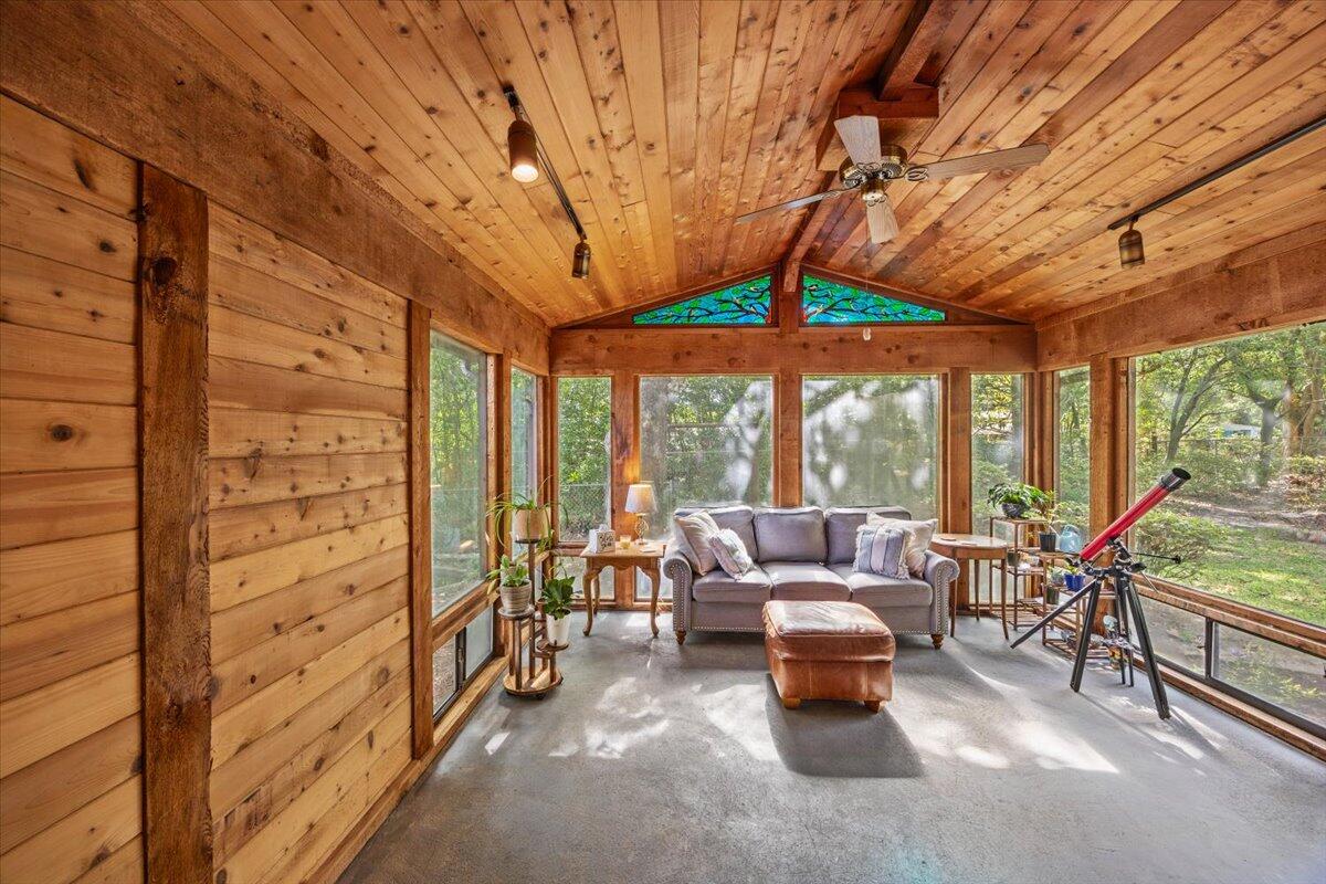 ELLIOTTS POINT 10TH ADDN - Residential