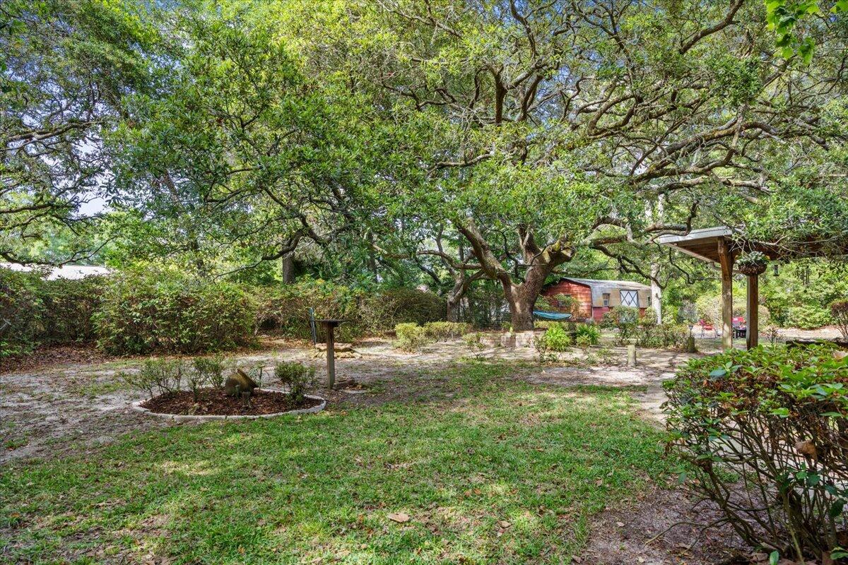 ELLIOTTS POINT 10TH ADDN - Residential