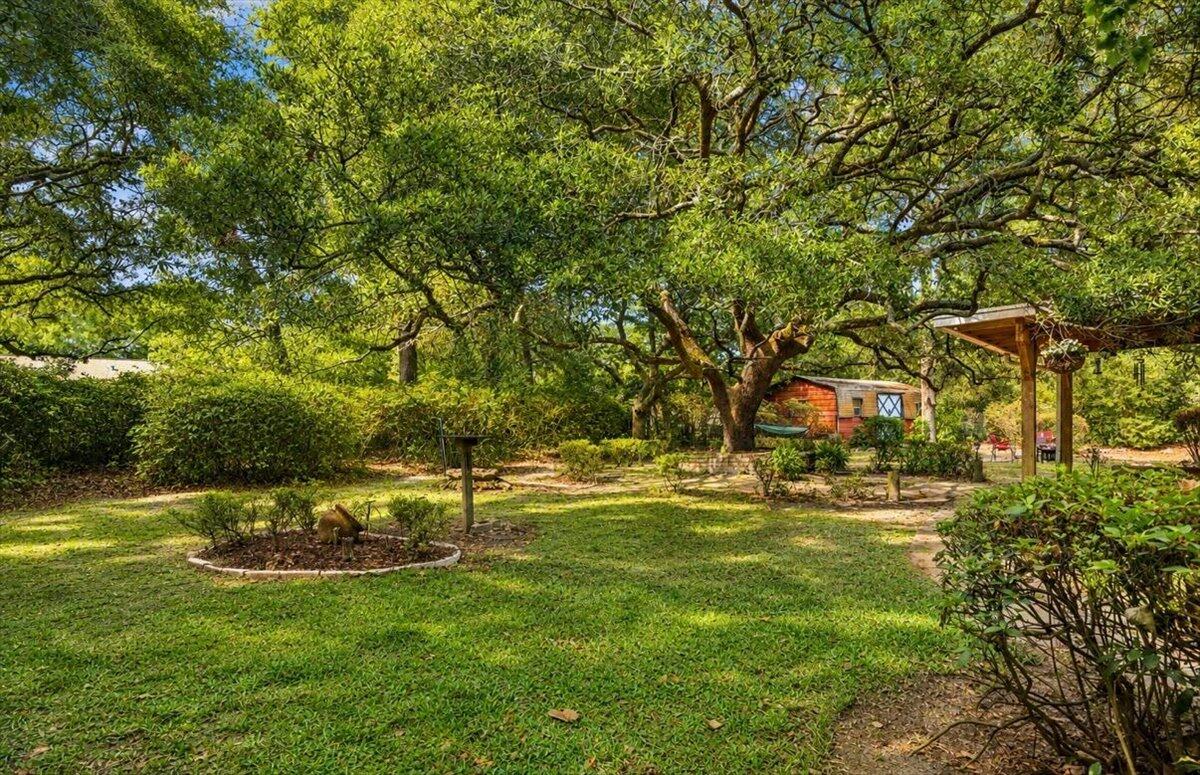 ELLIOTTS POINT 10TH ADDN - Residential