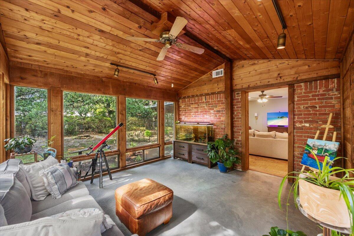 ELLIOTTS POINT 10TH ADDN - Residential