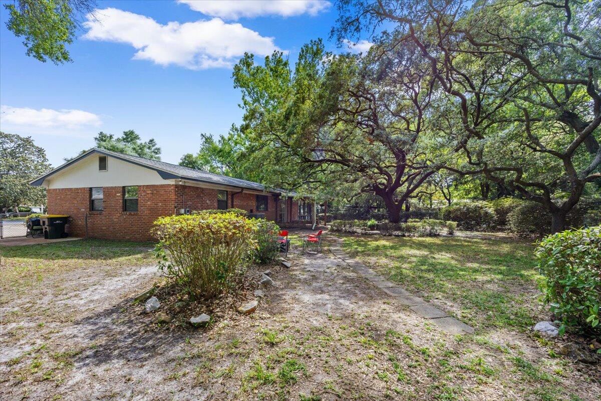 ELLIOTTS POINT 10TH ADDN - Residential