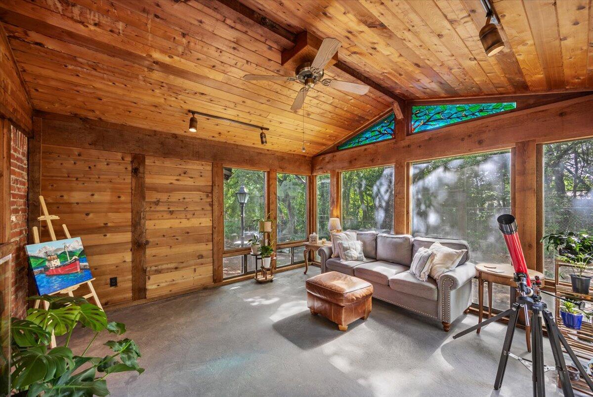 ELLIOTTS POINT 10TH ADDN - Residential