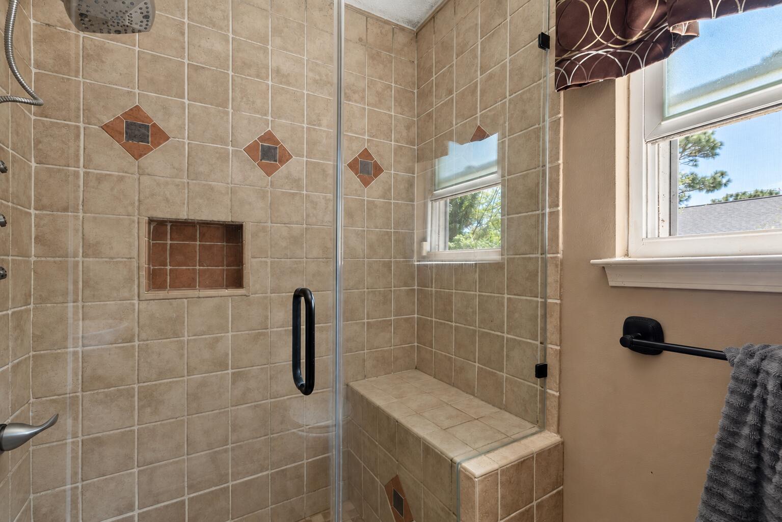 HOLLEY BY THE SEA - Residential