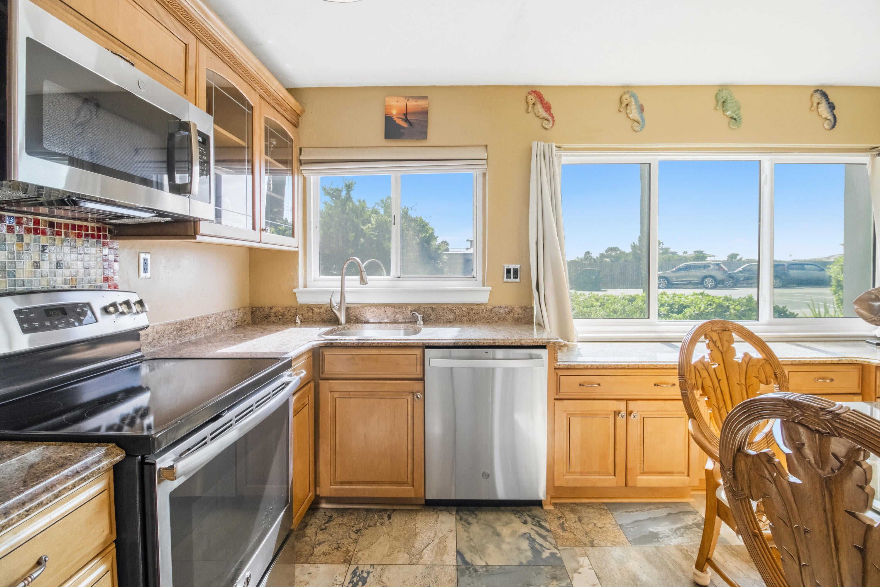 SEASPRAY CONDO - Residential