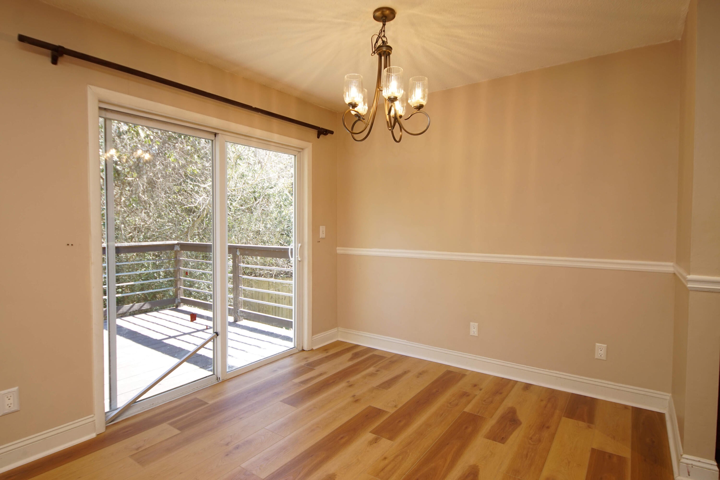 CREEKSIDE - Residential