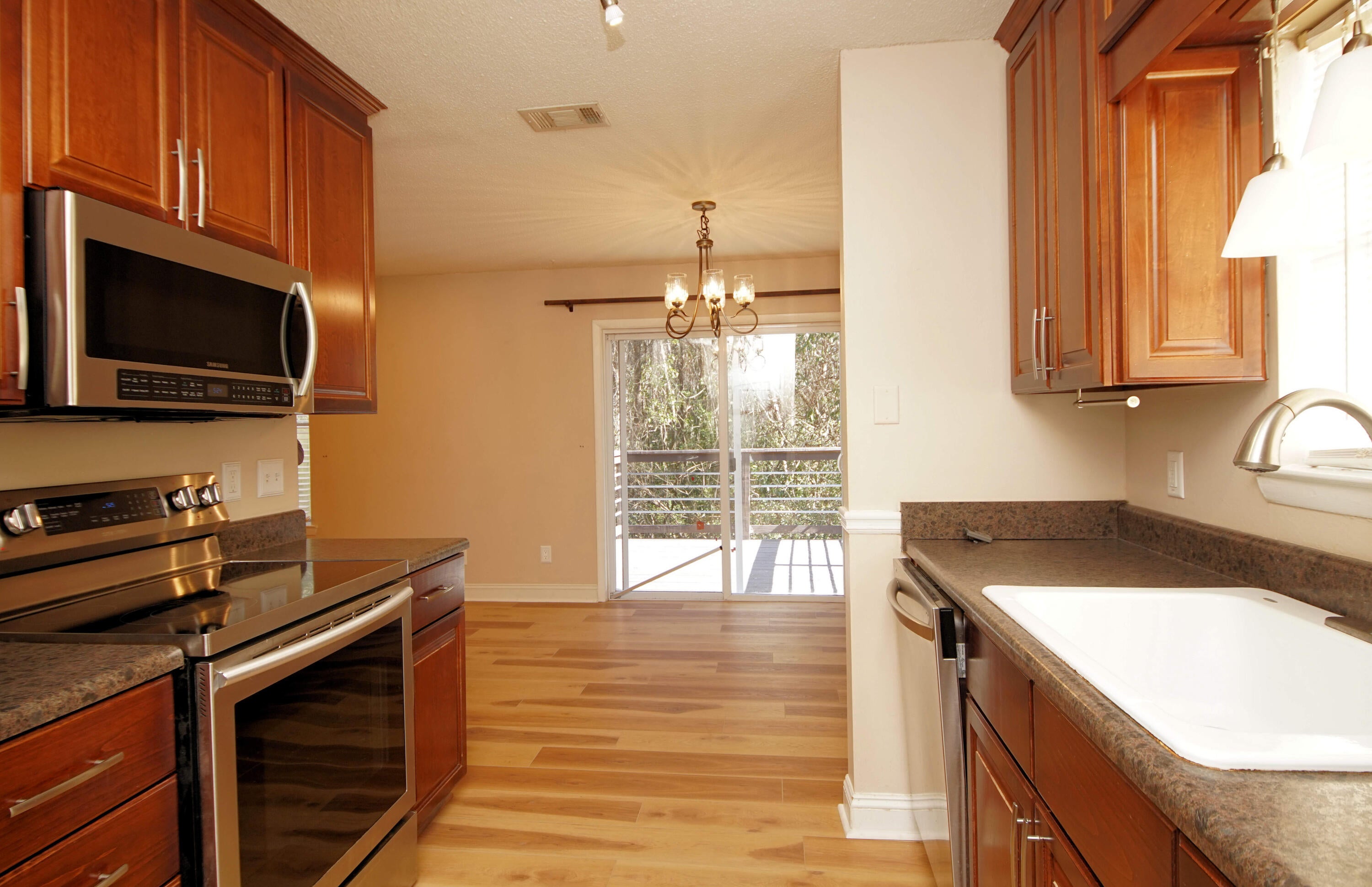 CREEKSIDE - Residential