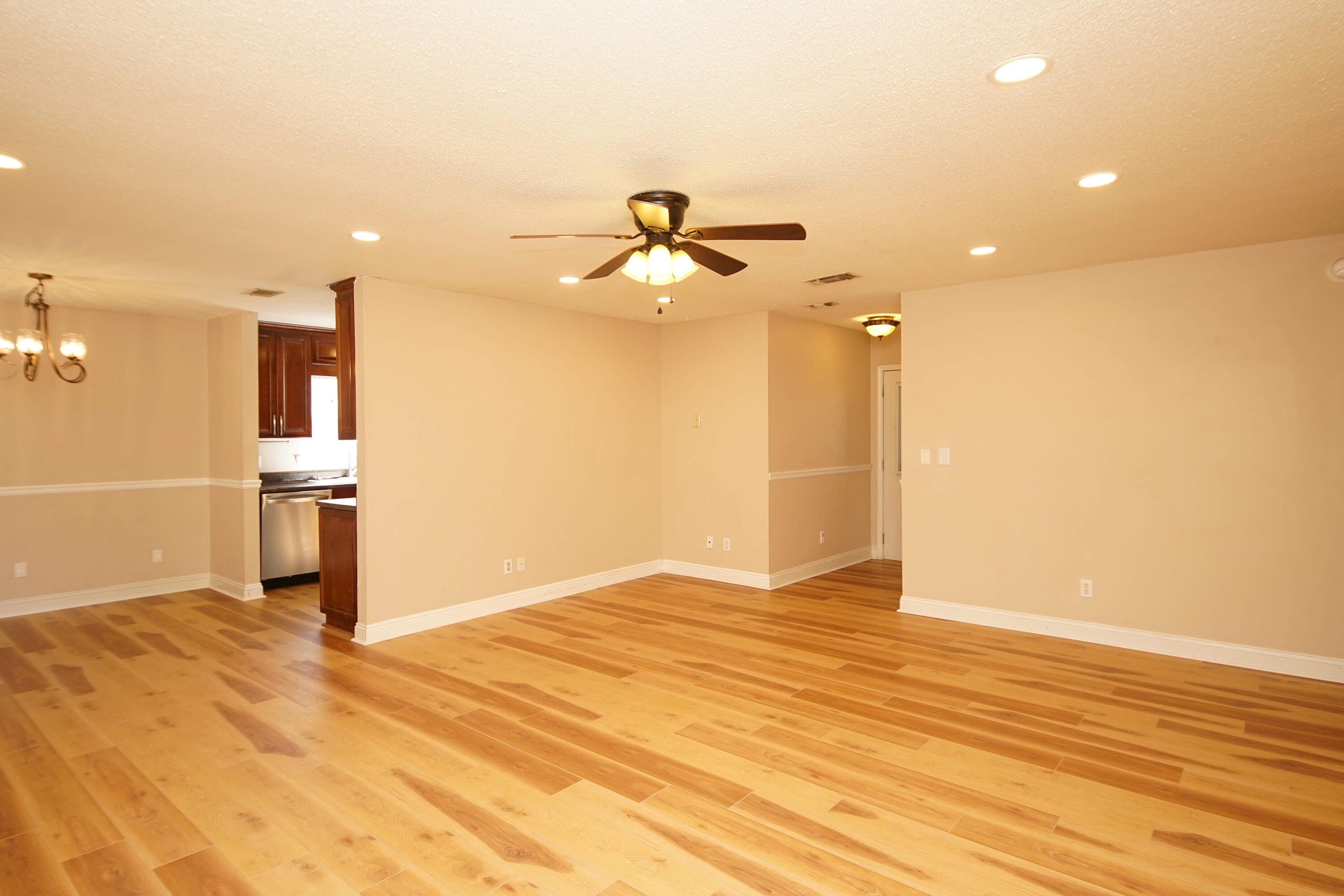 CREEKSIDE - Residential