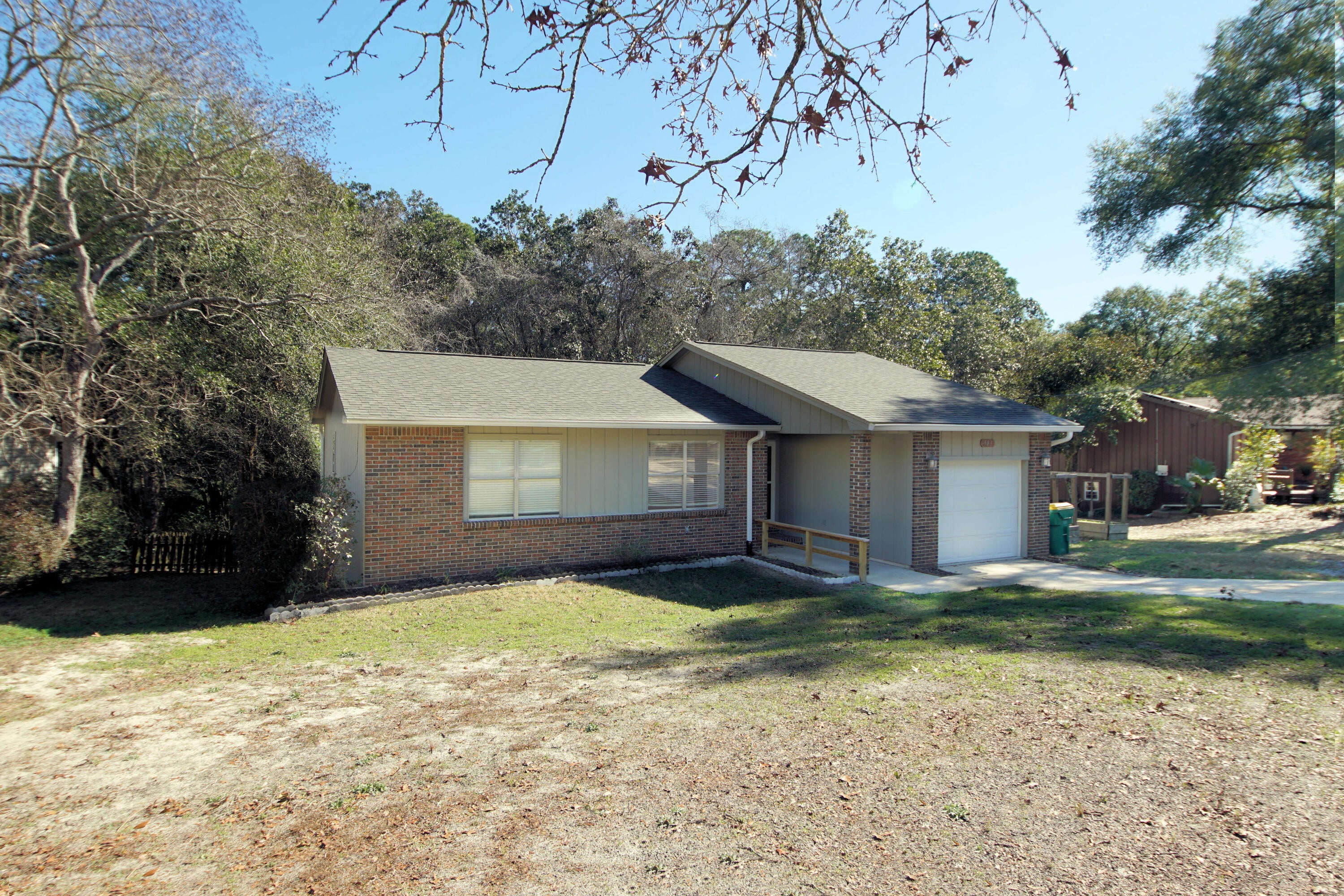 CREEKSIDE - Residential