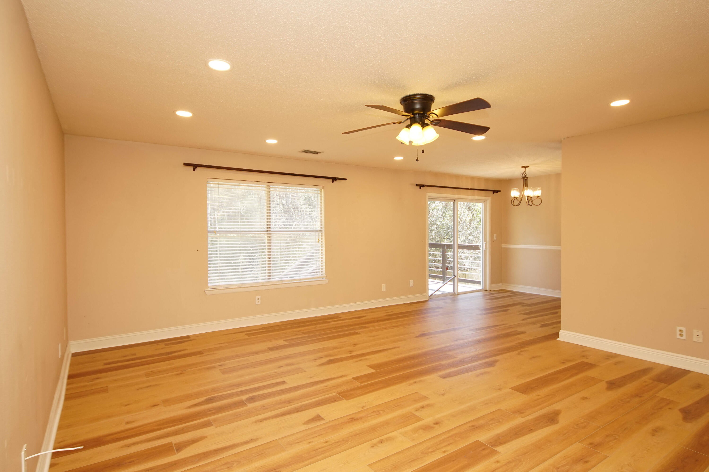 CREEKSIDE - Residential