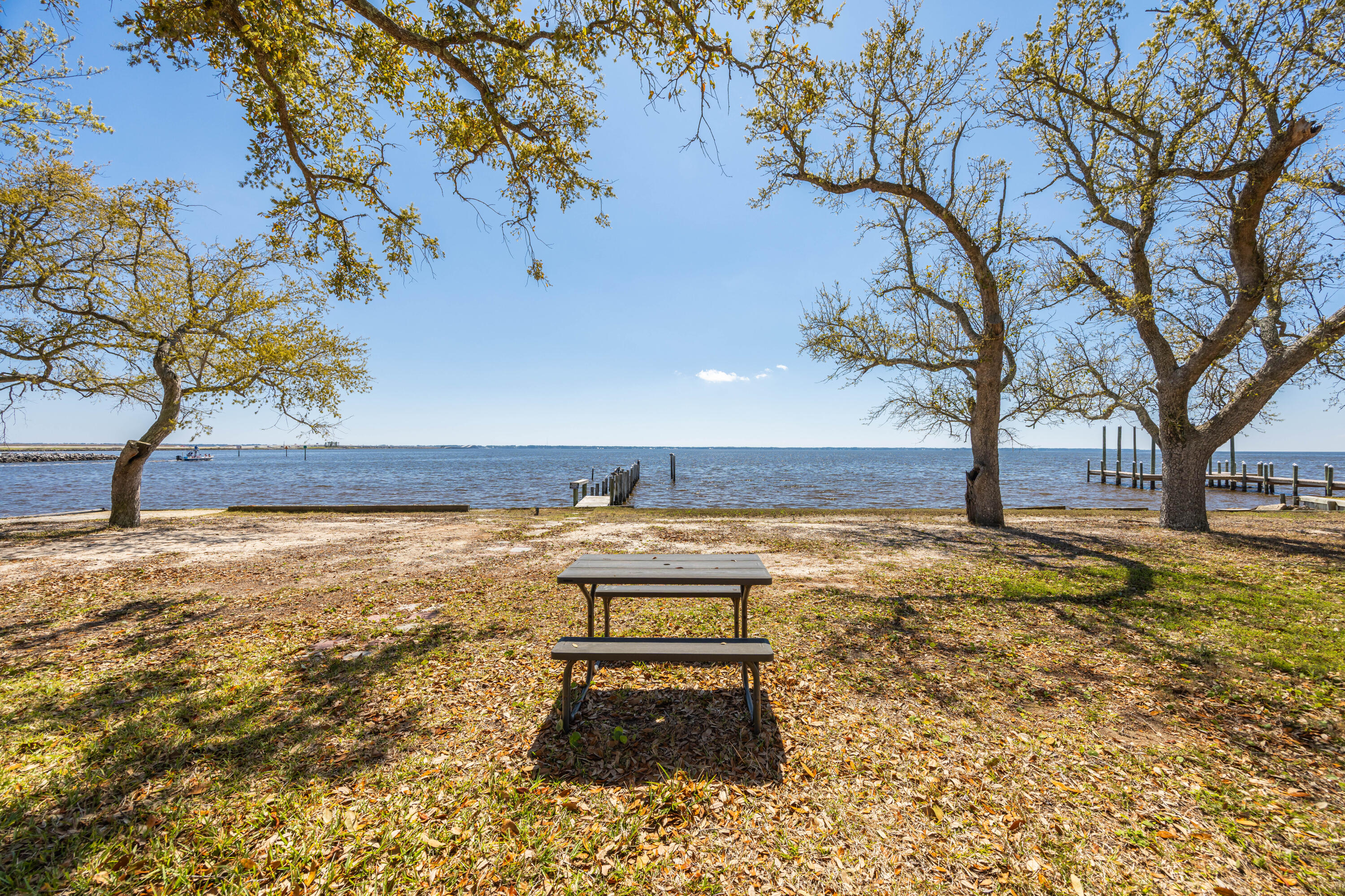 BAY GROVE - Residential