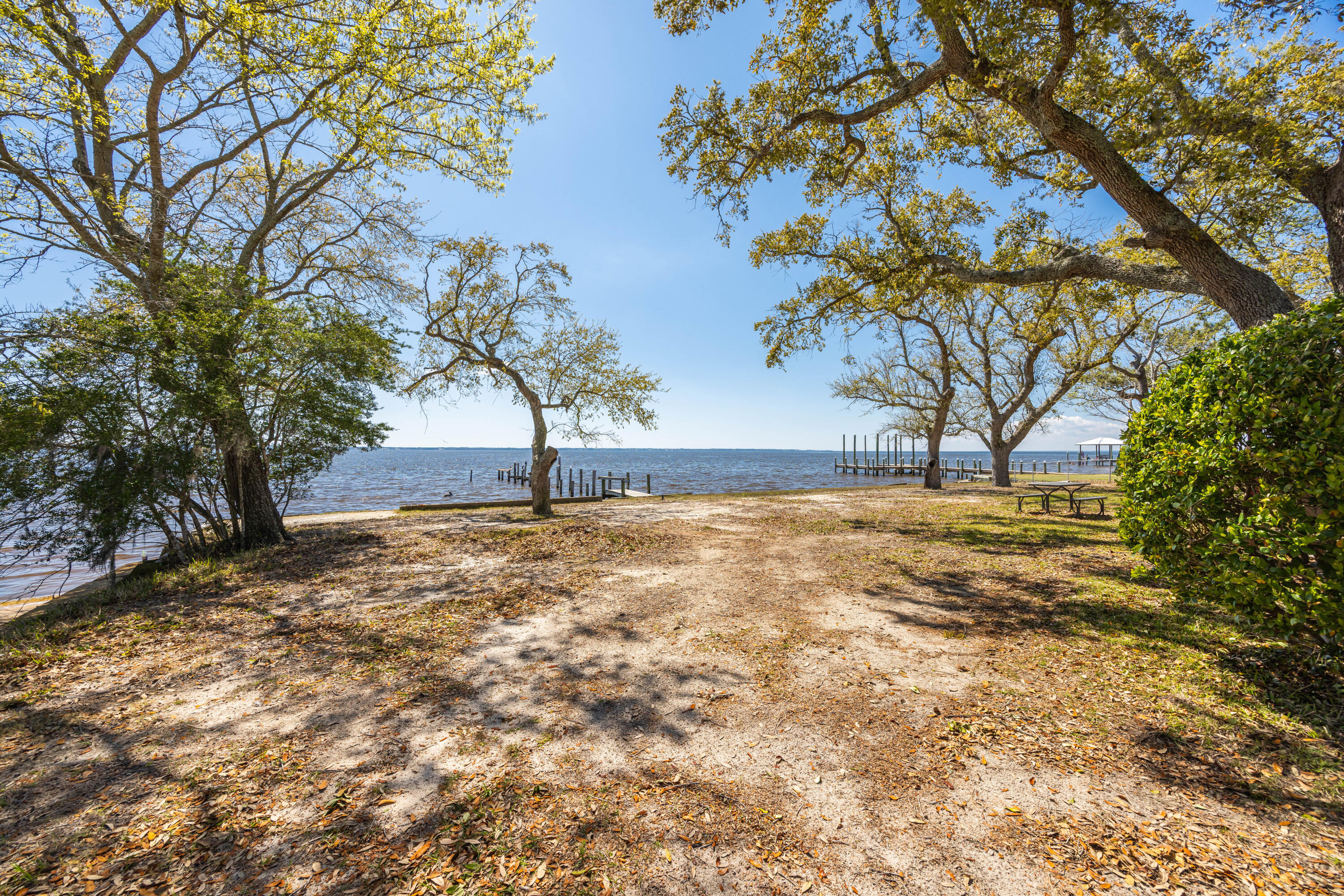 BAY GROVE - Residential