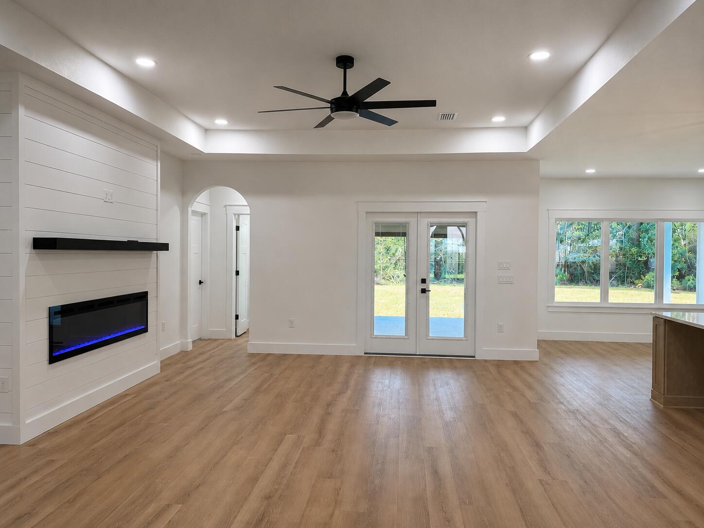HOLLEY BY THE SEA - Residential