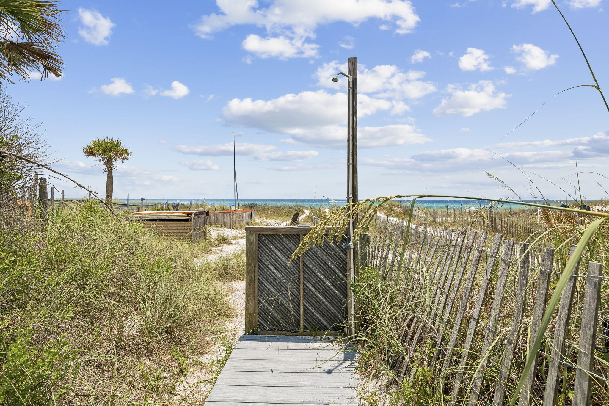 BLUE SURF T/H - Residential