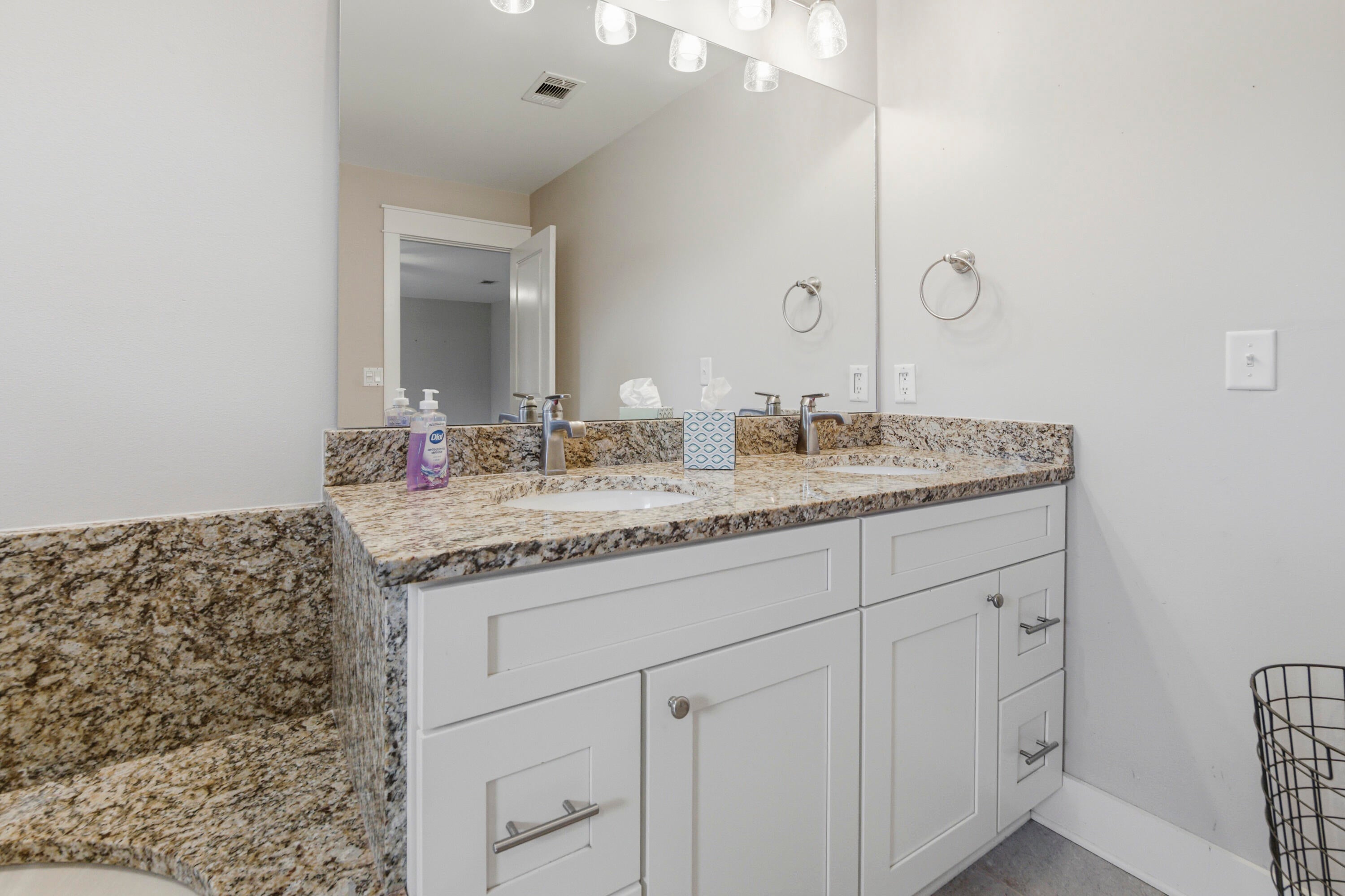 TEN LAKE ESTATES UNIT 2 - Residential