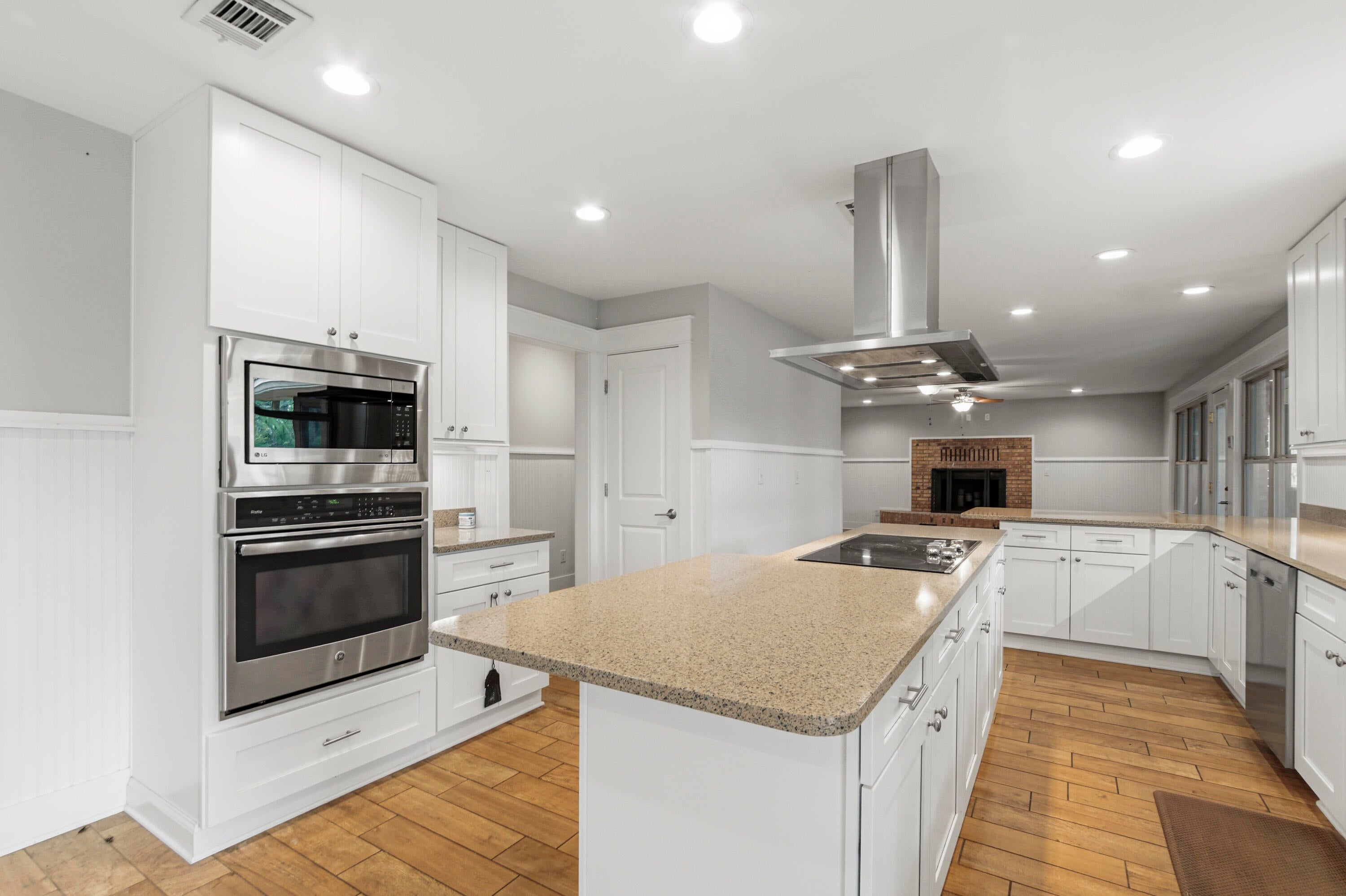 TEN LAKE ESTATES UNIT 2 - Residential